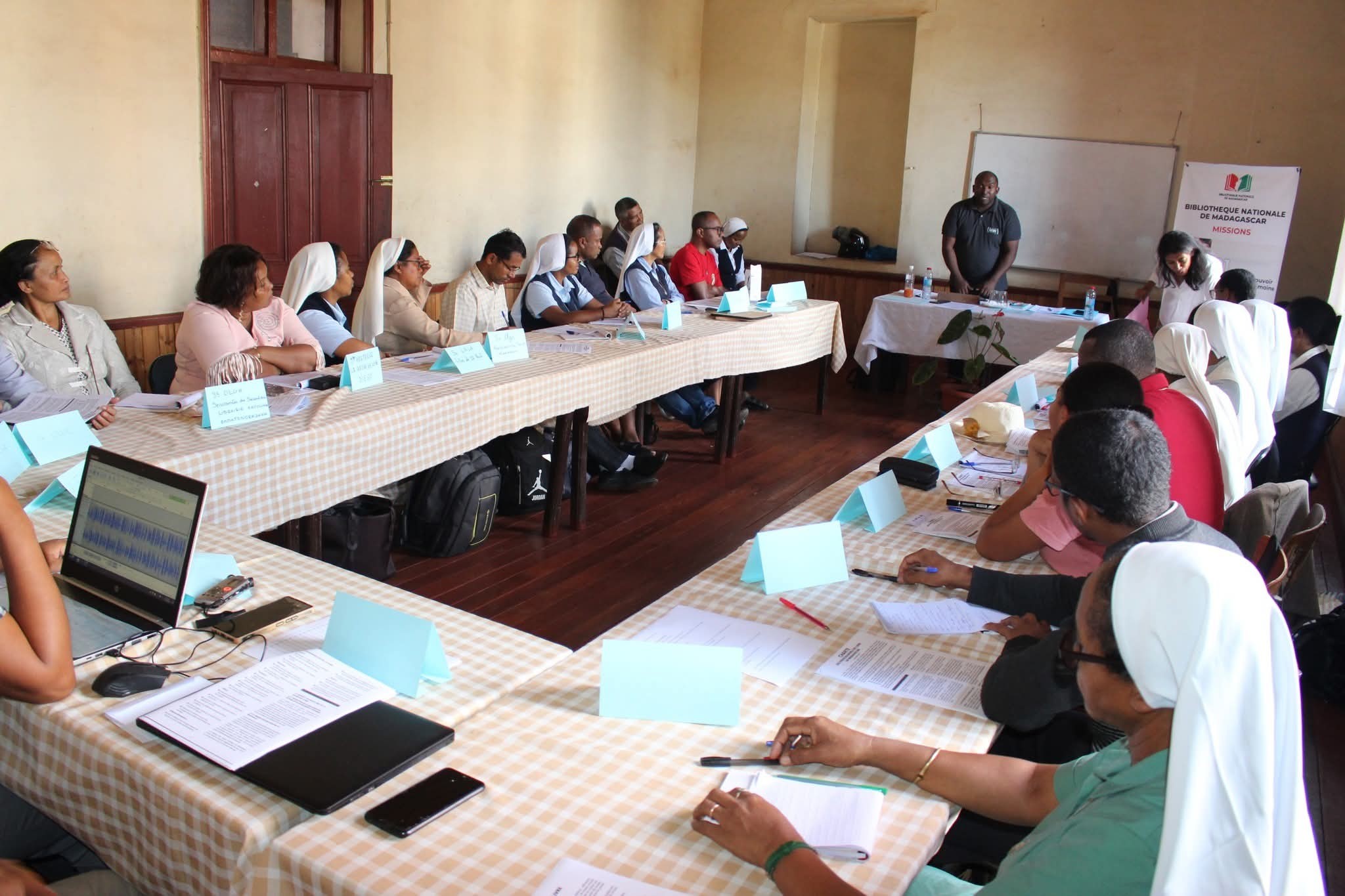 FAMPIOFANANA SY FIZARANA TRAIKEFA NIARAHANA TAMIN' NY VAOMIERAN' NY EVEKA HO AN' NY FIFANDRAISAN' NY MPIARA-BELONA-MADAGASIKARA (EKAR)