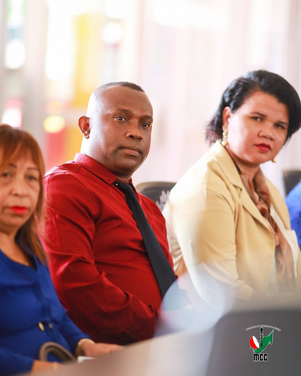 NOTANTERAHINA ANDROANY ZOMA 28 NOVAMBRA 2025 NY FIHAONANA NARAHINA FIVORIANA ARAK'ASA TEO AMIN'NY MINISITRA GASCAR FENOSOA SY IREO TALEM-PARITRY NY SERASERA SY NY KOLONTSAINA