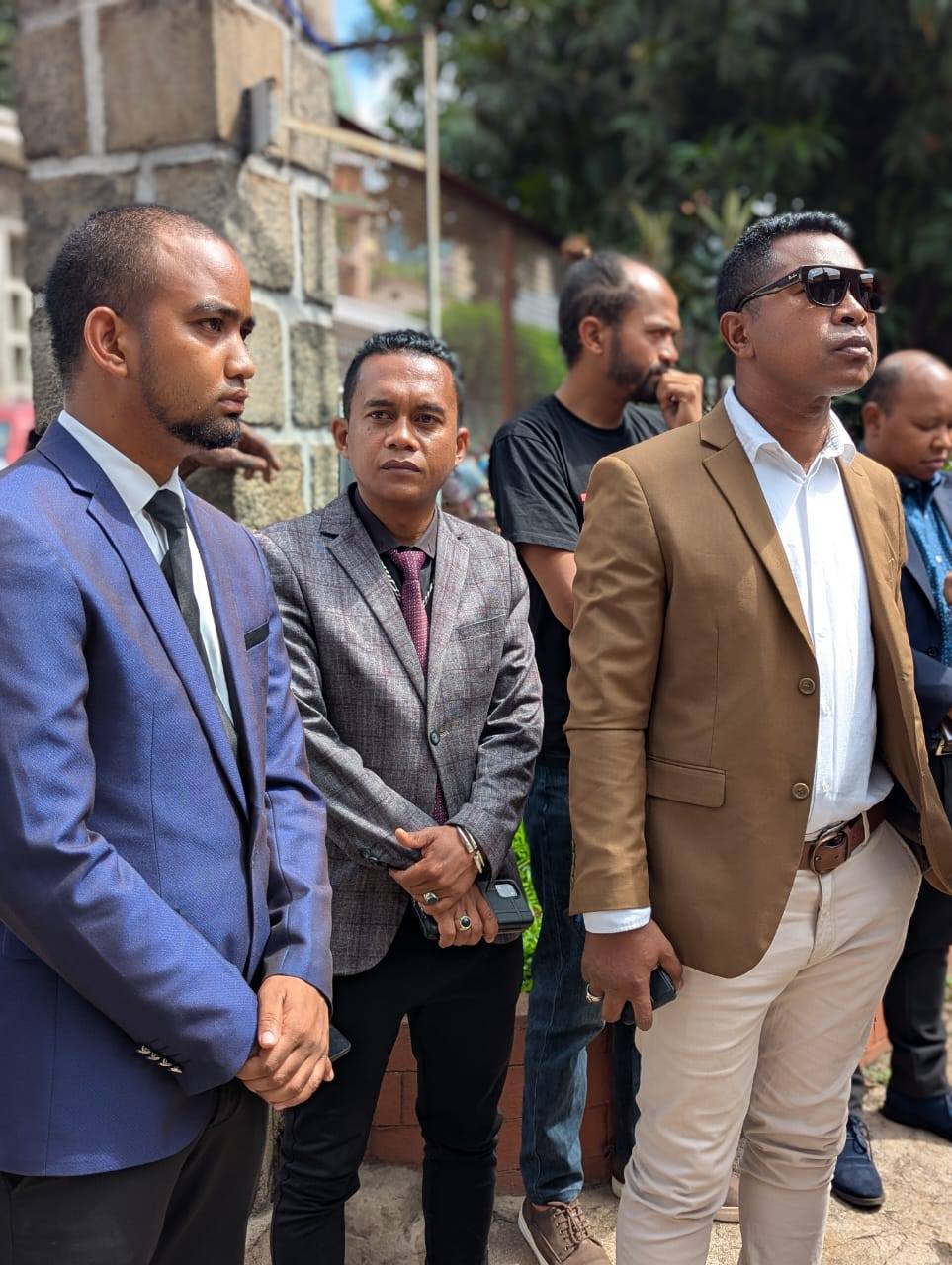 SARY MANODIDINA NY 3000 MIRAKITRA IREO ASAN' NY FIROTSAHANA AN-TSITRAPO ETO ANIVON'NY MINISTERAN' NY SERASERA SY NY KOLONTSAINA