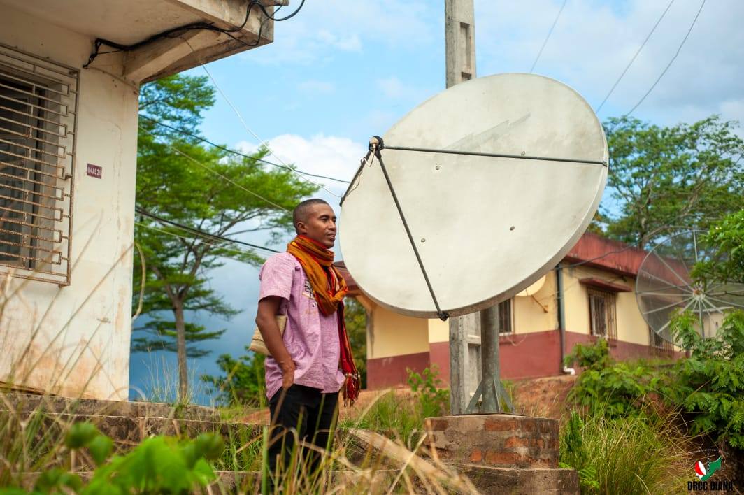 NASIAM-PANAMBOARANA NY FITAOVAN' NY TELEVIZIONA MALAGASY AO AMBANJA KA ANKEHITRINY DIA MIVERINA AMIN' NY LAONINY IZANY REHEFA TAPAKA NANDRITRA NY ROA VOLANA TEO