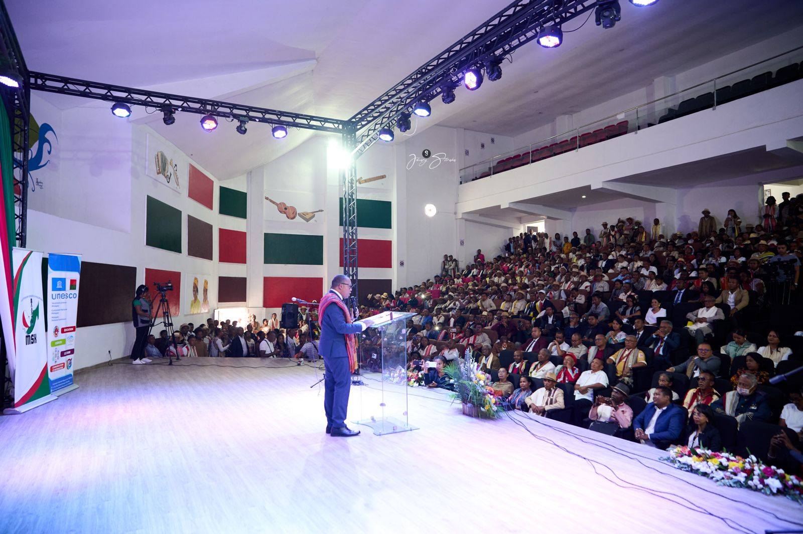 HANAO ADISISIKA HAHAZOAN' NY MPIKABARY MALAGASY MARI-PAHAIZANA ARA-PANJAKANA MISY TOMBOKASE MENA NY MINISITRA GASCAR FENOSOA