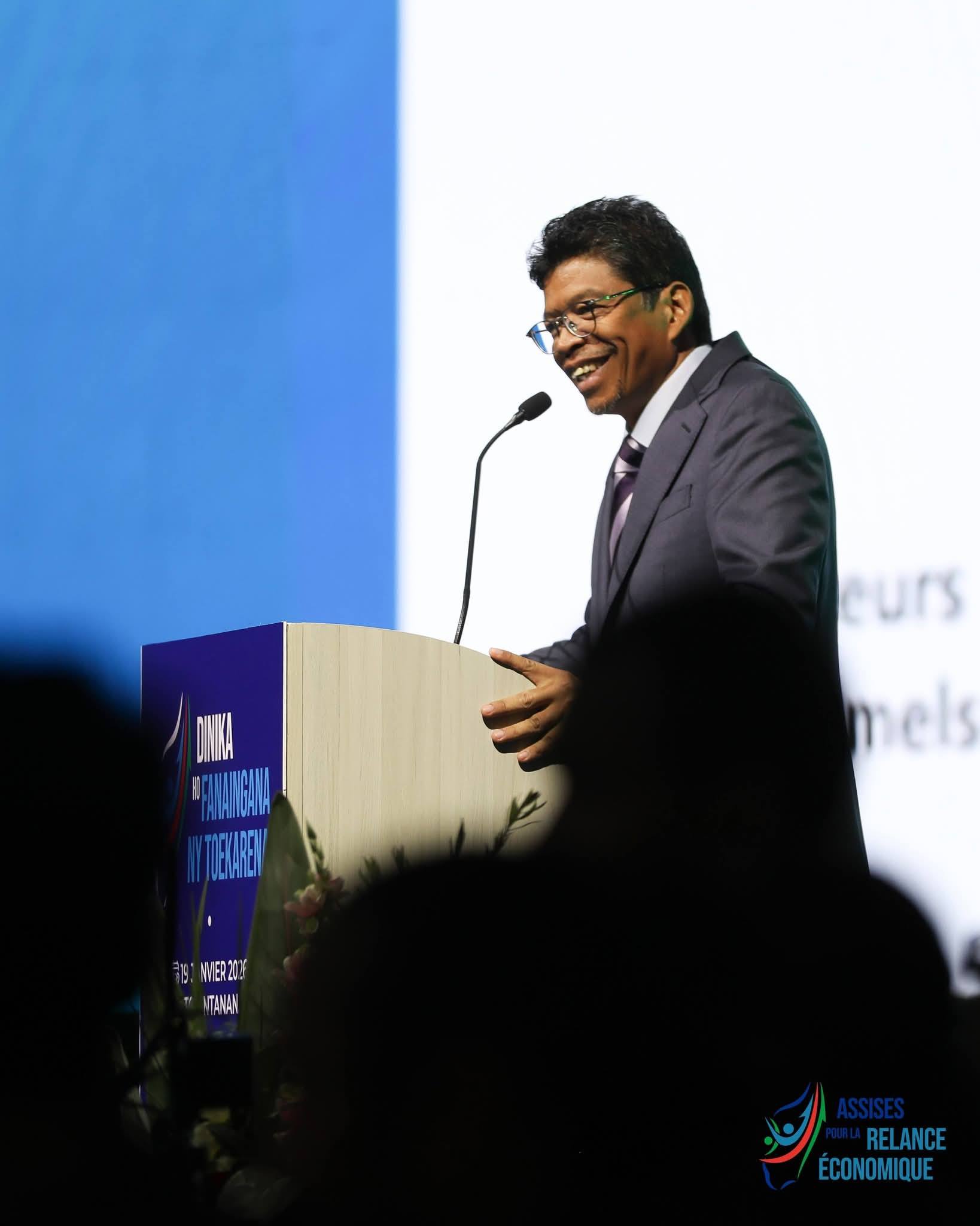 HIVOAKA AFAKA IRAY VOLANA NY DRAFITRA NASIONALY HANARENANA NY TOEKARENA HIAINGA AMIN' NY FIARAHA-MIASA EO AMIN'NY FANJAKANA SY NY SEHATRA TSY MIANKINA