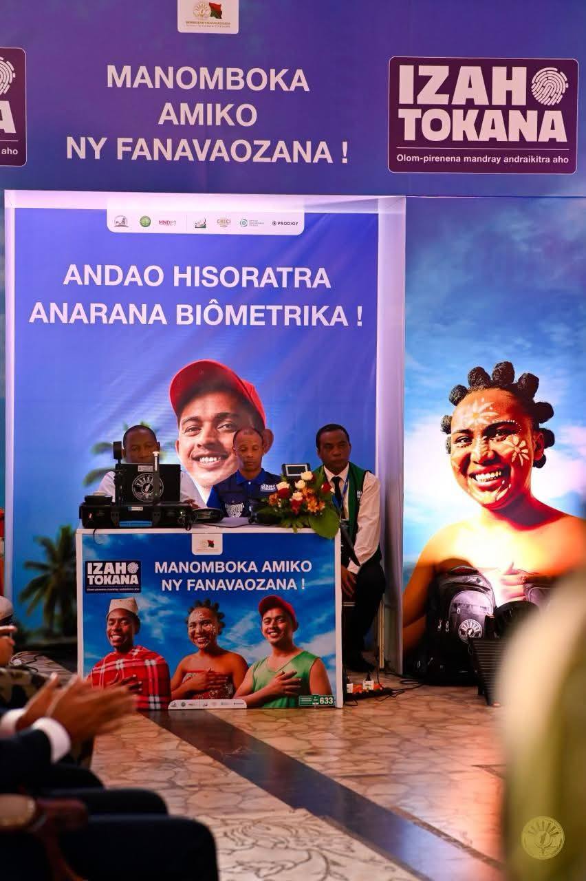 NISANTATRA NY FISORATANA ANARANA BIOMETRIKA NY FILOHAN' NY FANAVAOZANA NY REPOBLIKA SY IREO MPANOLOTSAINA AVO, IREO ANDRIMPANJAKANA, ARY NY GOVERNEMANTA