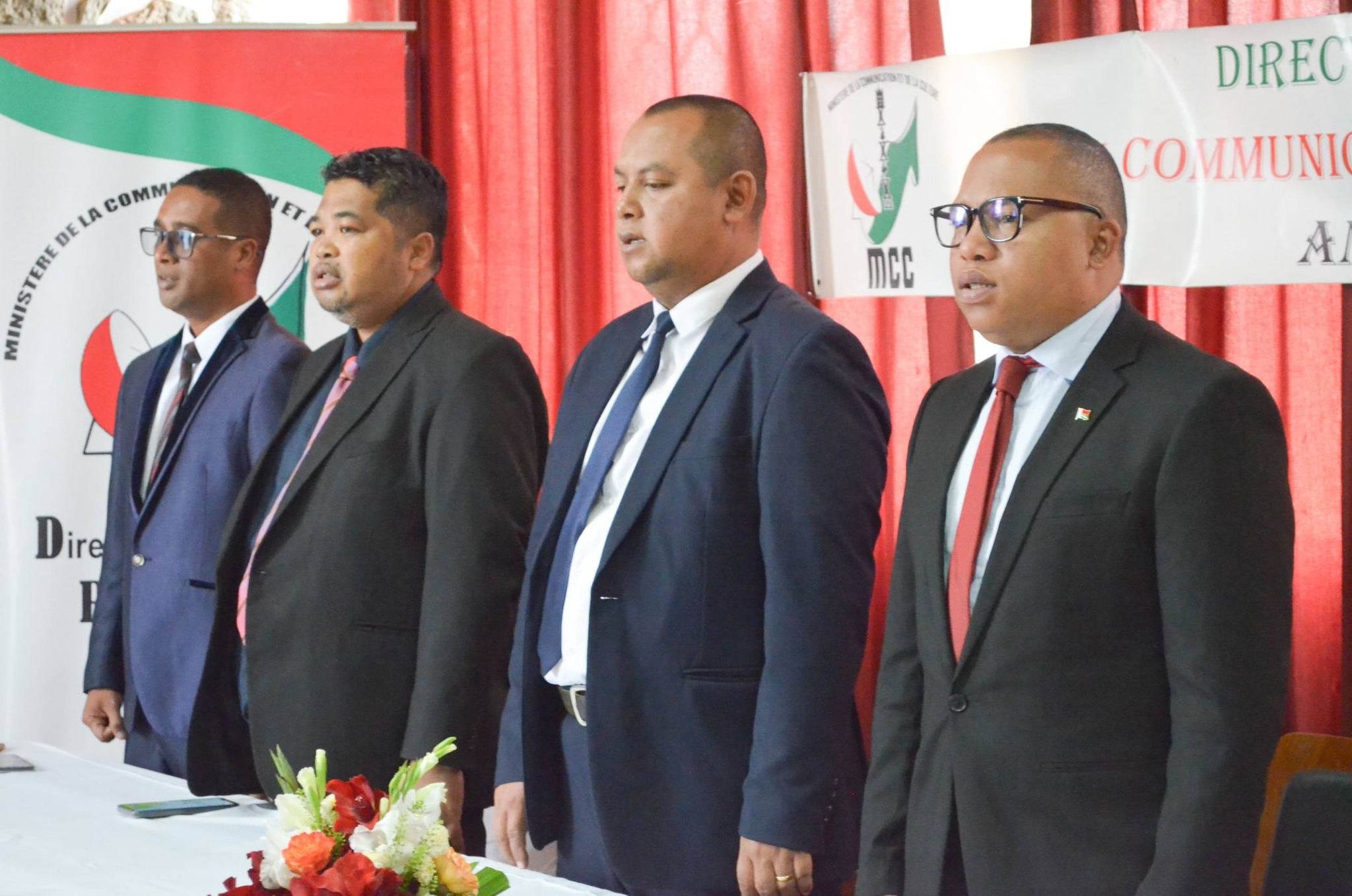 HIROSO AMIN' NY FANOFANANA SY FANAMAFISANA FAHAIZA-MANAO HO AN' NY MPANAO GAZETY NY MINISTERAN' NY SERASERA SY NY KOLONTSAINA