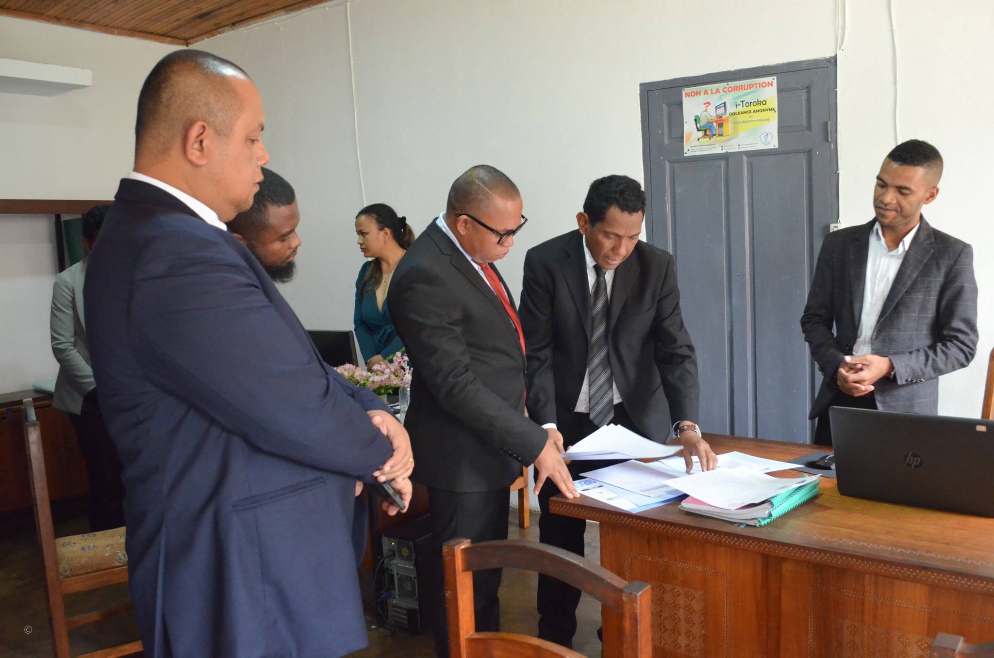 AMPERINASA IREO RAFITRA VAOVAO NAPETRAKA EO ANIVON' NY ANIVON' NY OMDA