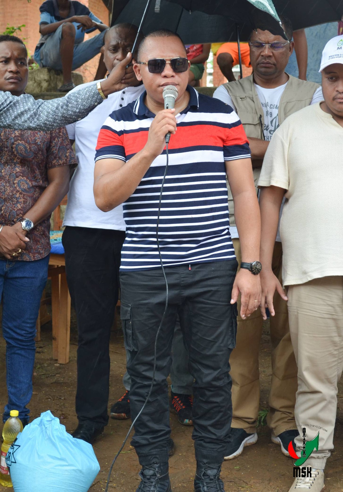 MIROTSAKA ENY AN-KIANJA NY FITONDRAM-PANJAKANA MANONTOLO MANAO TANAN-DAVA MAMONJY NY MPIRAY TANINDRAZANA