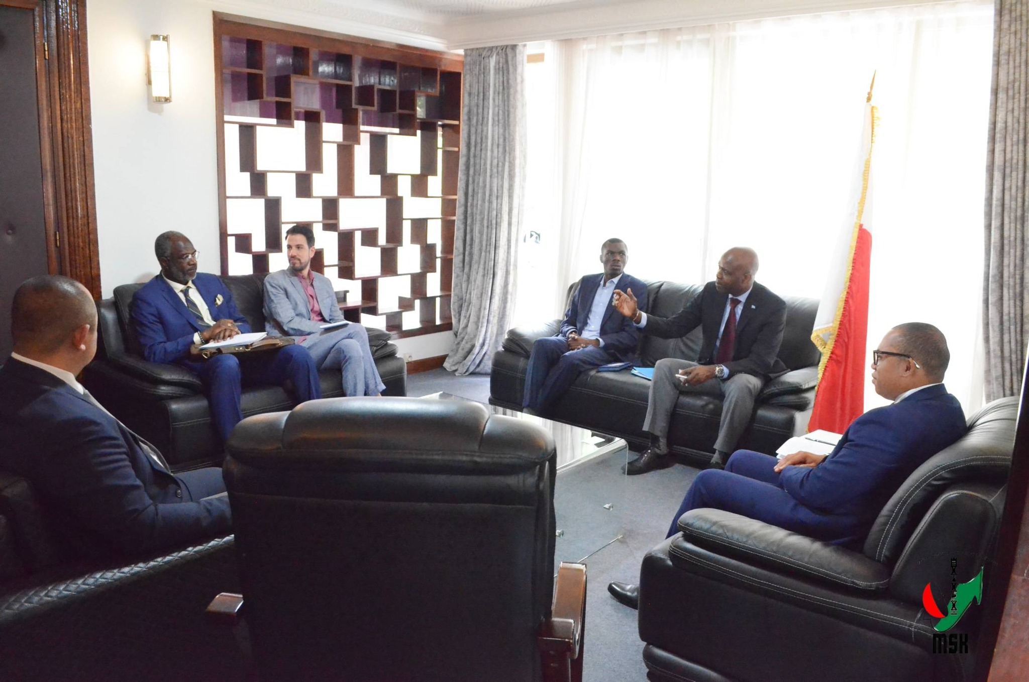 MANATANTERAKA IRAKA ETO MADAGASIKARA NY FIRENENA MIKAMBANA HO FIOMANANA AMIN' NY FANOHANANA AN' I MADAGASKARA HIATRIKA FIFIDIANANA