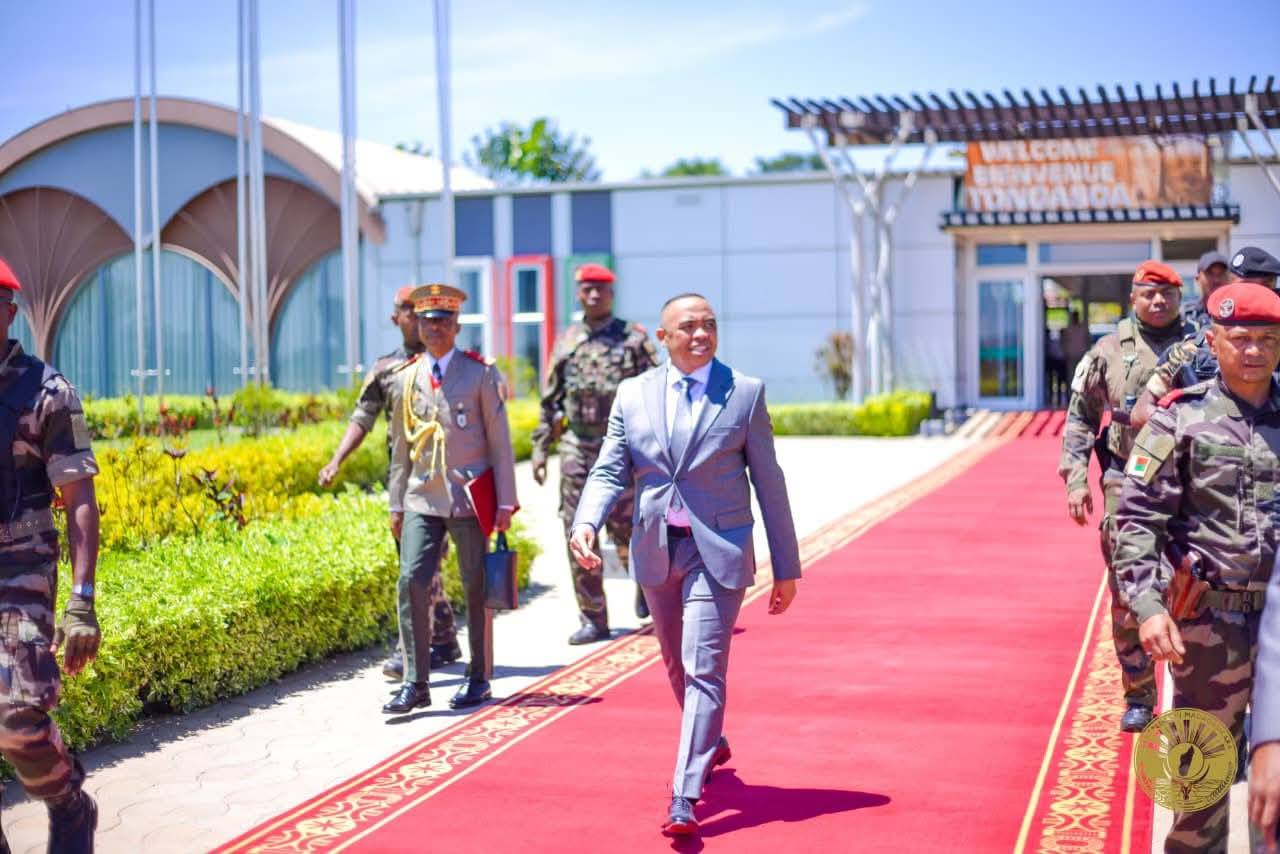 MIROSO AMIN' NY FANAVAOZANA IREO FITAOVANA ENTIN' NY TAFIKA MALAGASY MANATSARA NY ASANY NY FITONDRAM-PANJAKANA MALAGASY