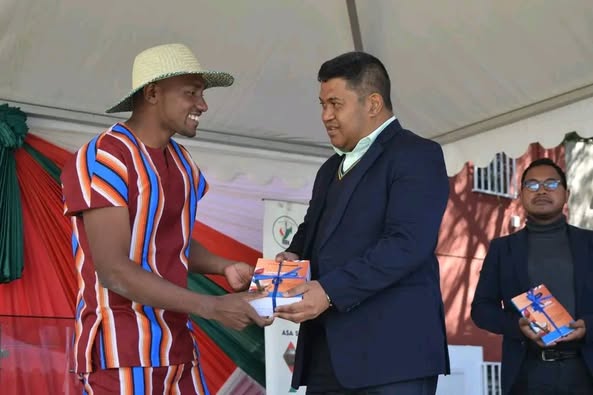 LAHABÔLAÑA BETSIMISARAKA