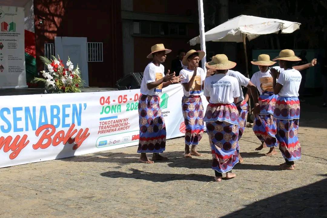 LAHABÔLAÑA BETSIMISARAKA