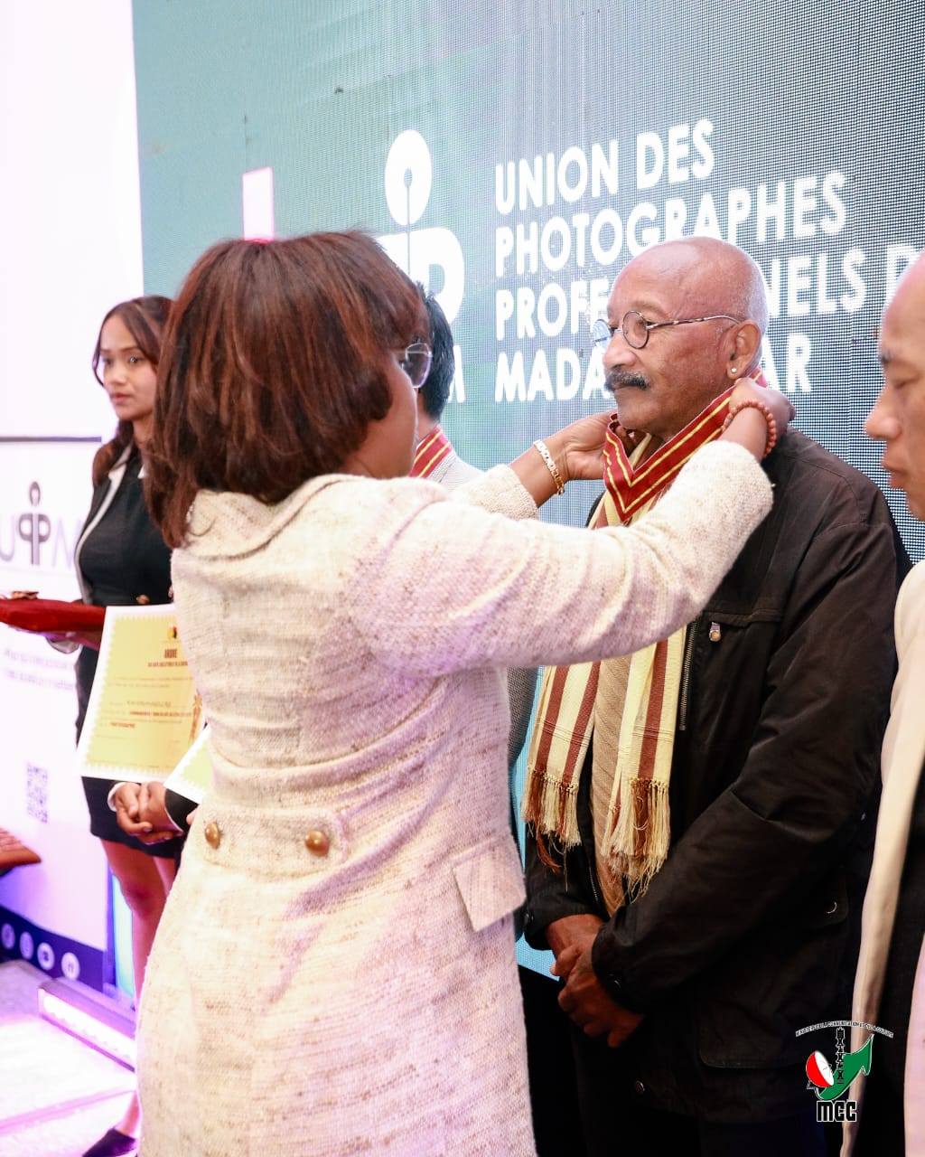 VONDRON'NY MPAKA SARY MATIHANINA ETO MADAGASIKARA