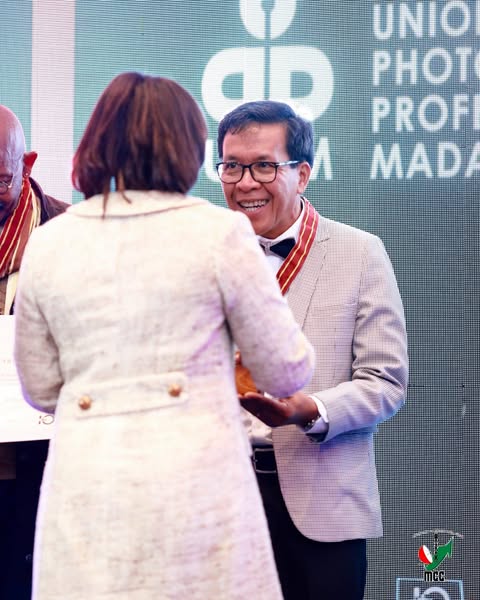 VONDRON'NY MPAKA SARY MATIHANINA ETO MADAGASIKARA