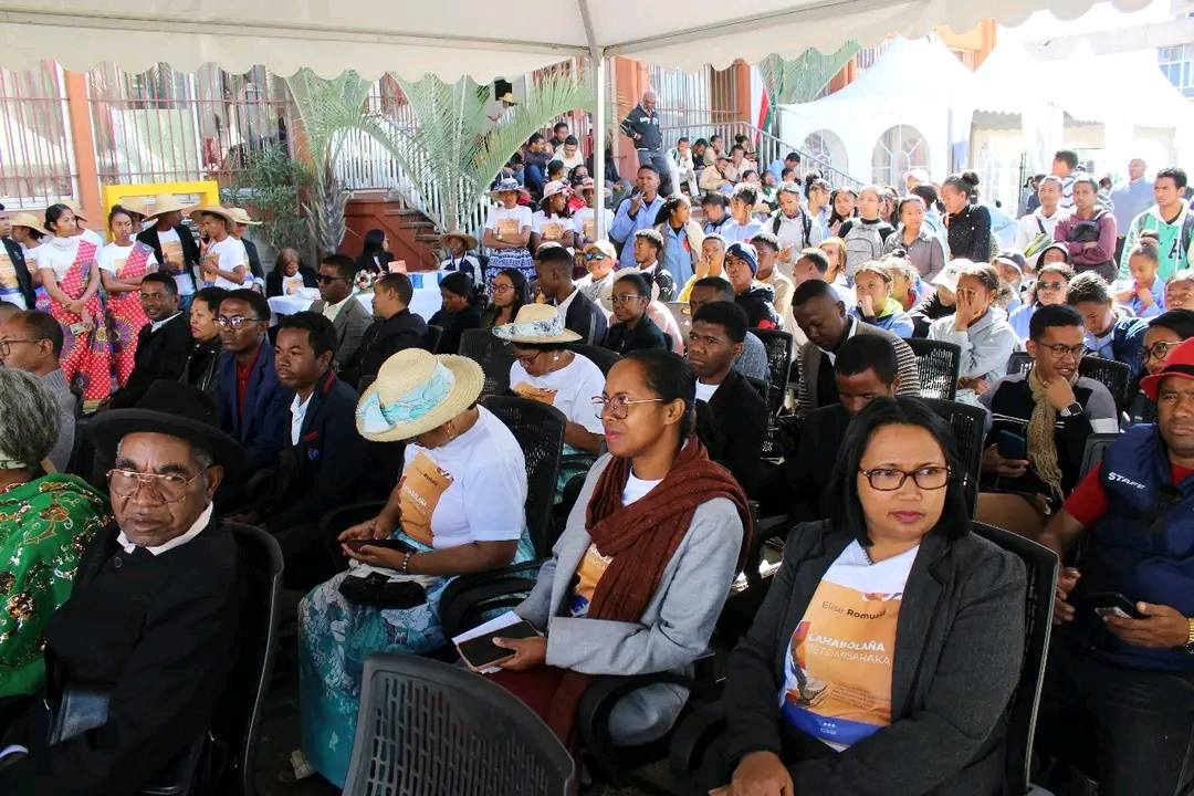 LAHABÔLAÑA BETSIMISARAKA