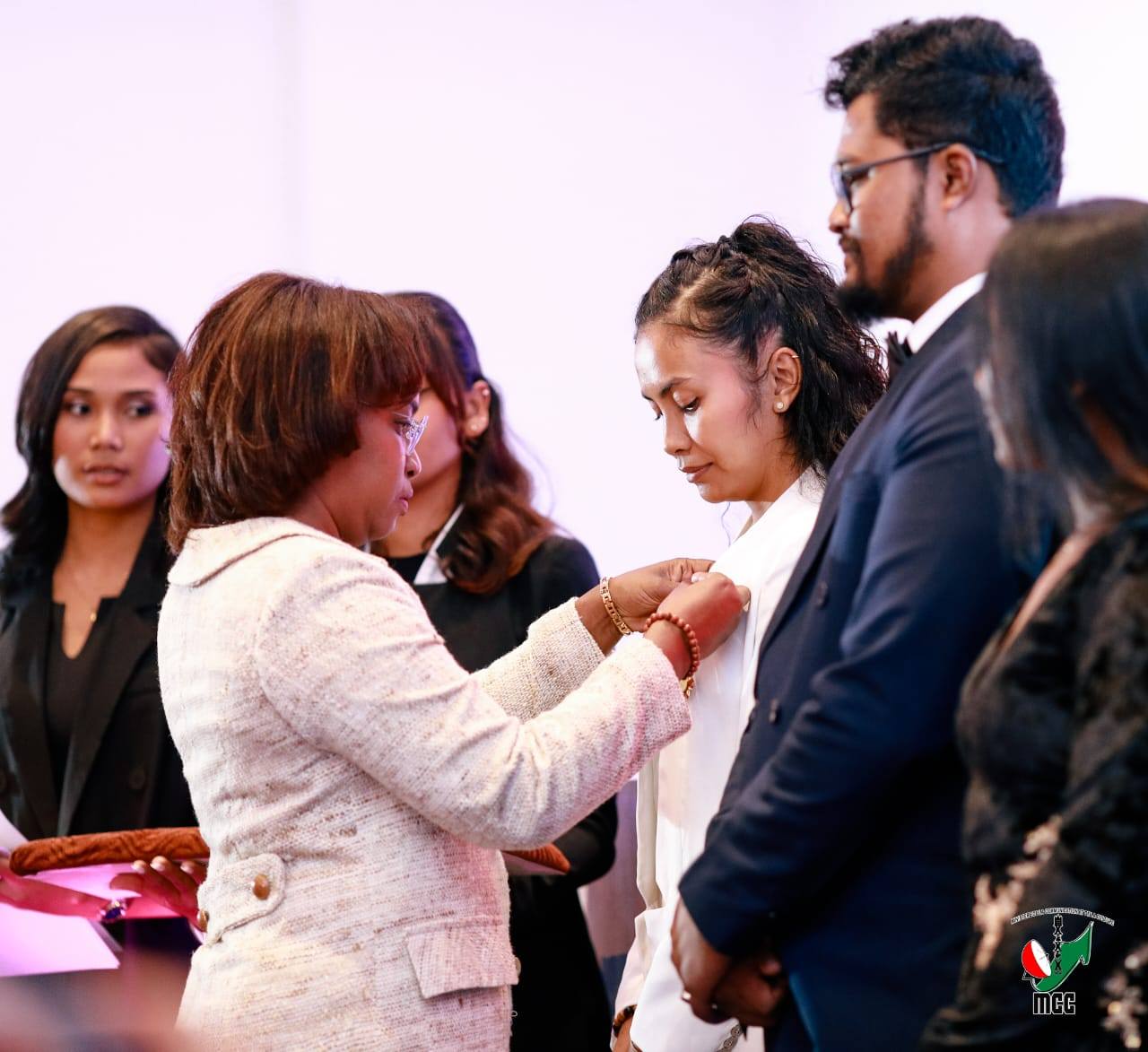 VONDRON'NY MPAKA SARY MATIHANINA ETO MADAGASIKARA