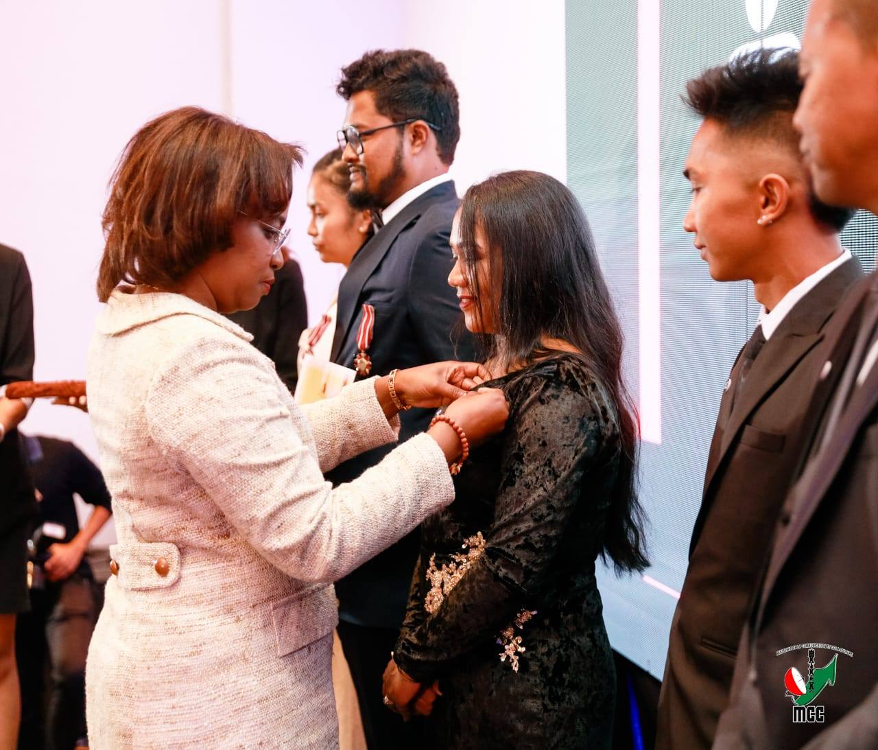 VONDRON'NY MPAKA SARY MATIHANINA ETO MADAGASIKARA