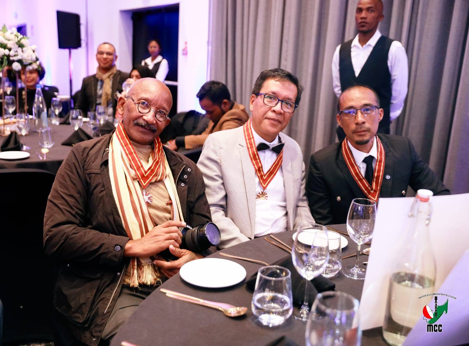 VONDRON'NY MPAKA SARY MATIHANINA ETO MADAGASIKARA