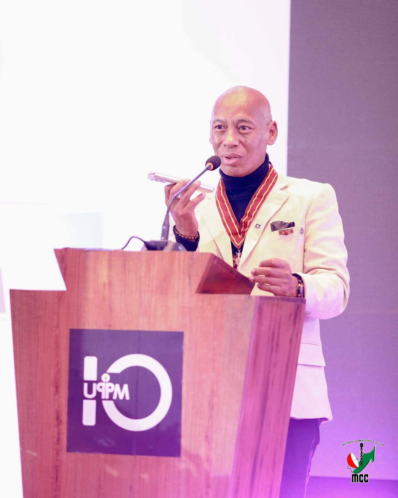 VONDRON'NY MPAKA SARY MATIHANINA ETO MADAGASIKARA