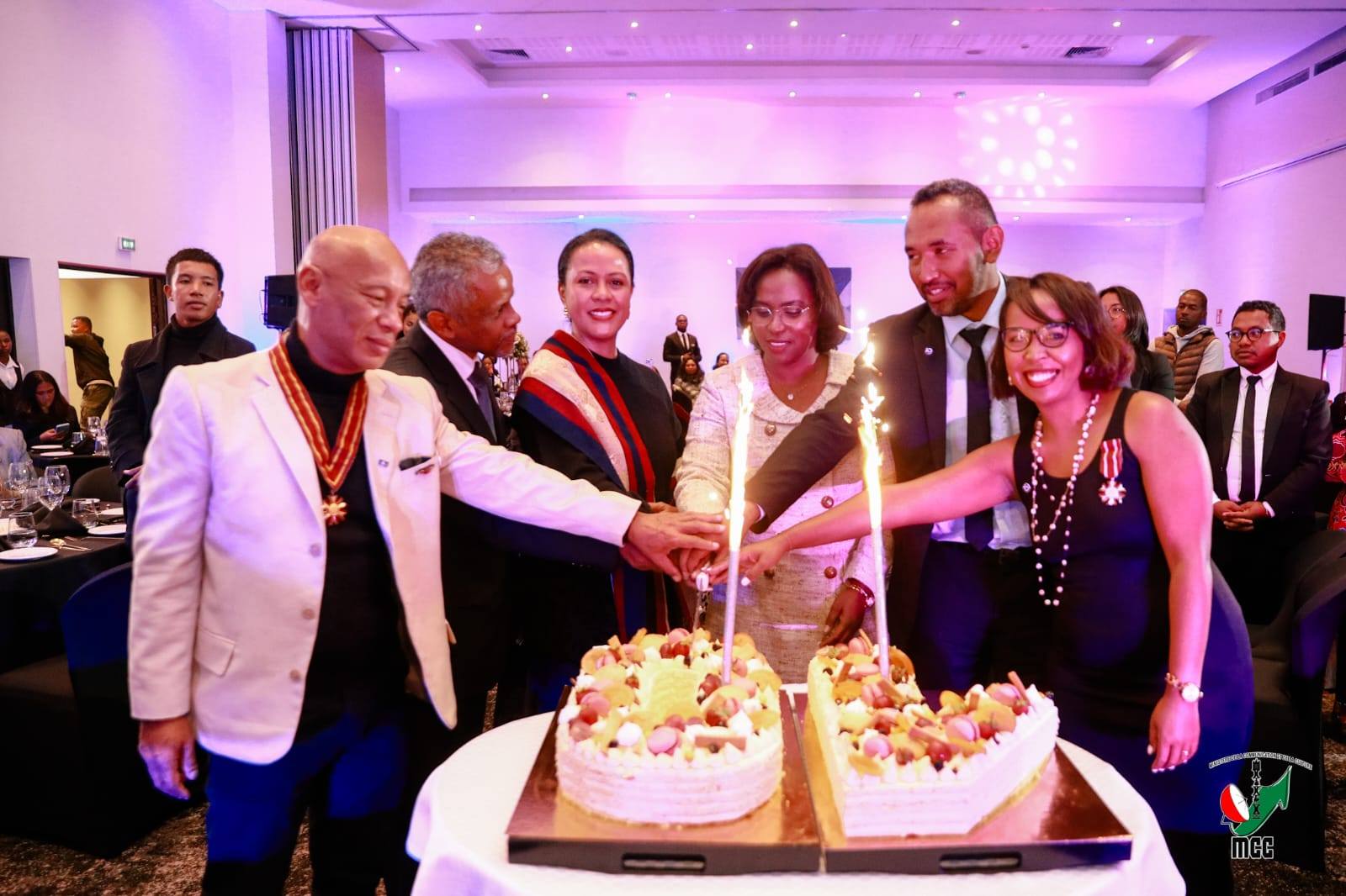 VONDRON'NY MPAKA SARY MATIHANINA ETO MADAGASIKARA