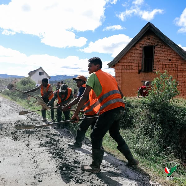 TSY MIANDRY ELA FA EFA MIZOTRA TANTERAKA NY ASA FANAMBOARANA NY LALAM-PIRENENA FAHA 7 , RN7