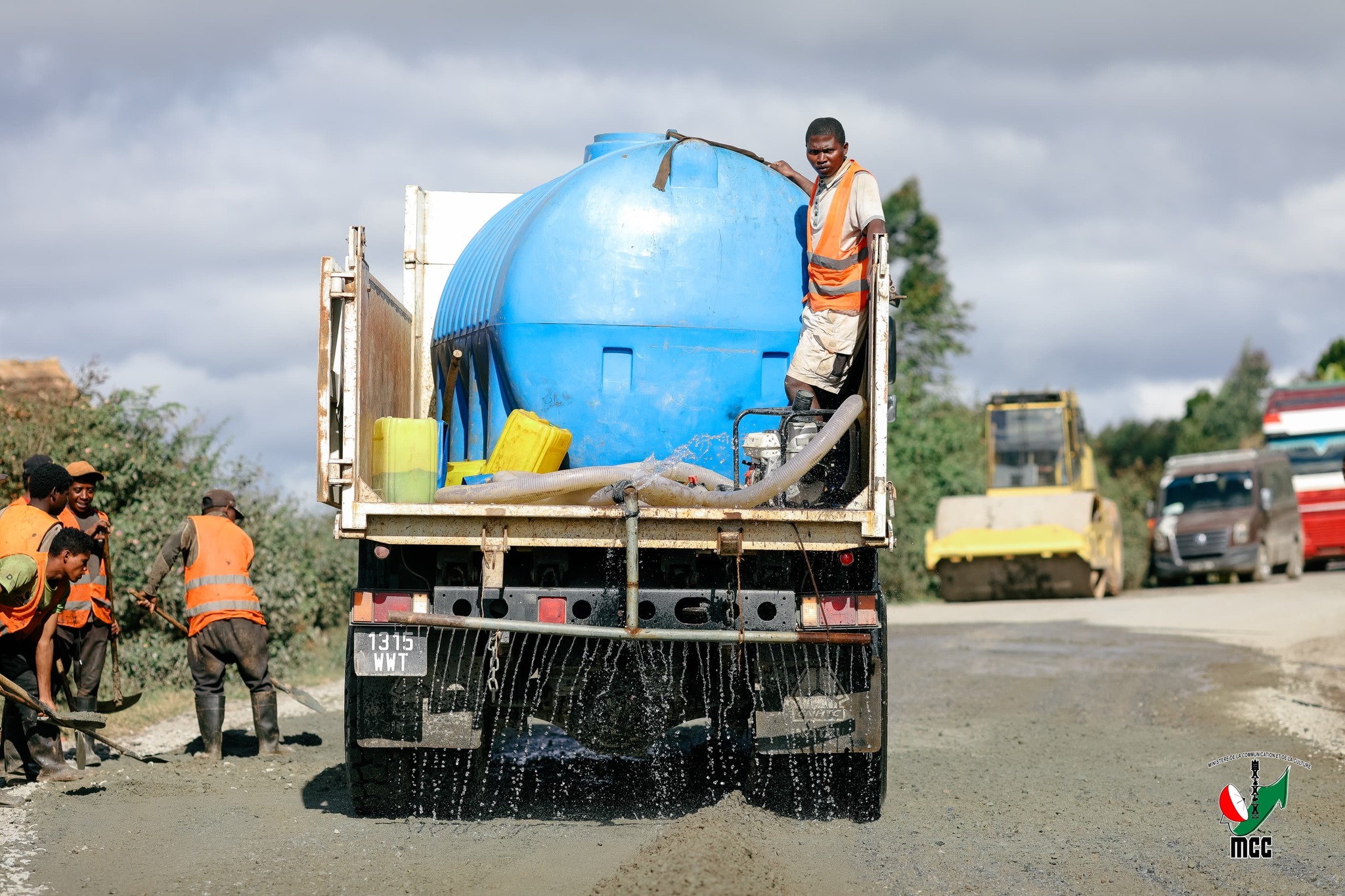 TSY MIANDRY ELA FA EFA MIZOTRA TANTERAKA NY ASA FANAMBOARANA NY LALAM-PIRENENA FAHA 7 , RN7