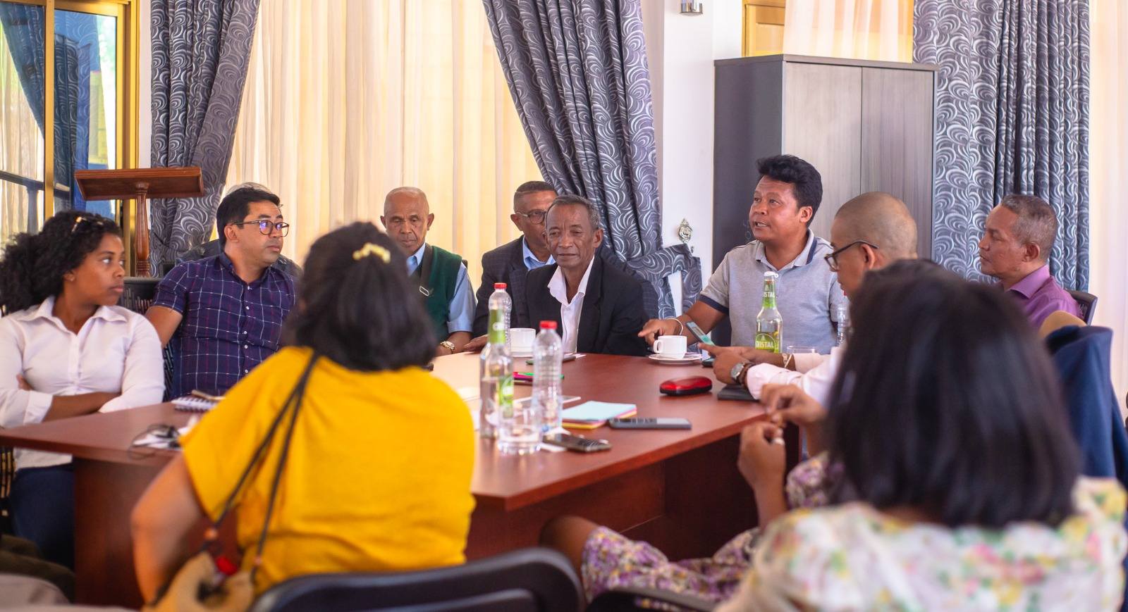 ATRIKASA FANOMBOHAN' NY TETIKASA MOMBA NY FAHALALAHANA MANEHO HEVITRA, IREO FITAOVAN-TSERASERA VAOVAO, FAMPIROBOROBOANA NY ORINASAN-TSERASERA MALALAKA, MAHALEOTENA SY MAROLOKO