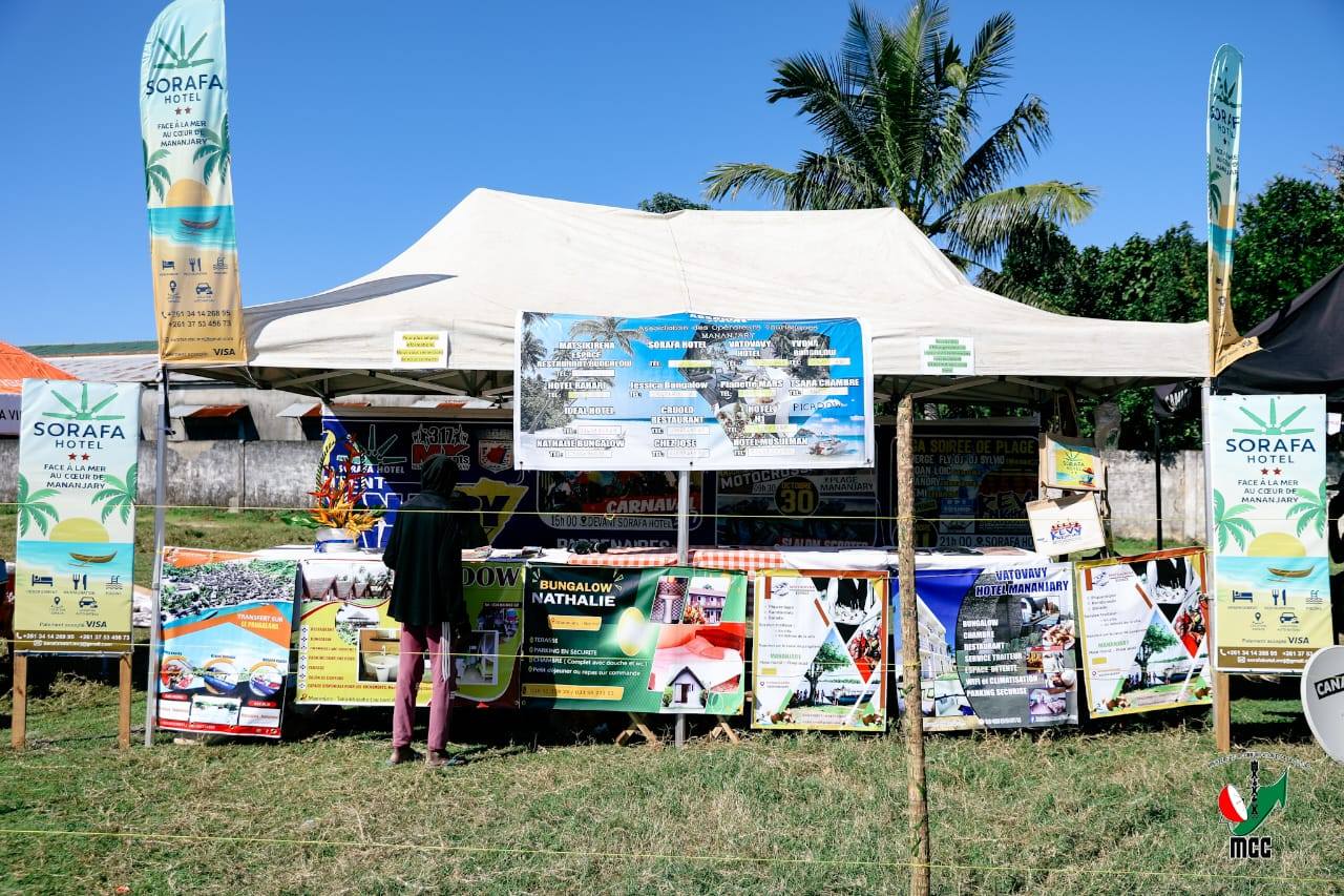 FESTIVAL SAKALEONA - NOSY VARIKA Andro fahatelo.