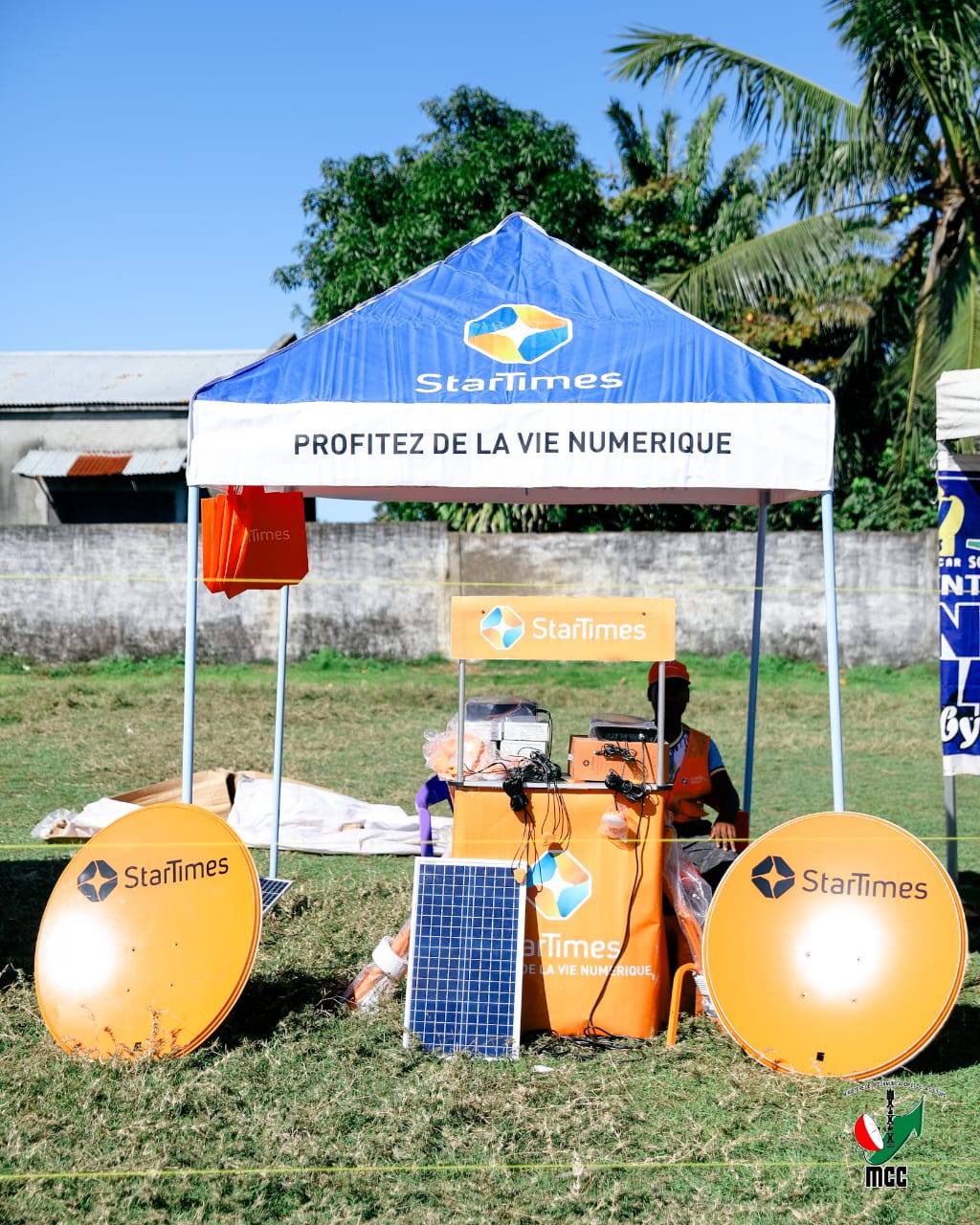 FESTIVAL SAKALEONA - NOSY VARIKA Andro fahatelo.