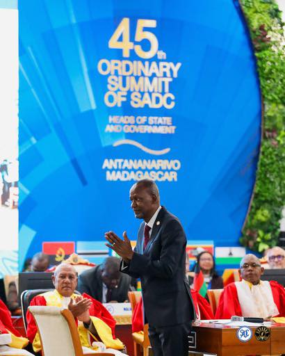 𝐕𝐀𝐑𝐈𝐎𝐔𝐒 𝐒𝐀𝐃𝐂 𝐌𝐄𝐌𝐁𝐄𝐑 𝐒𝐓𝐀𝐓𝐄𝐒 𝐒𝐈𝐆𝐍 𝐋𝐄𝐆𝐀𝐋 𝐈𝐍𝐒𝐓𝐑𝐔𝐌𝐄𝐍𝐓𝐒 𝐀𝐓 𝐒𝐔𝐌𝐌𝐈𝐓 𝐈𝐍 𝐀𝐍𝐓𝐀𝐍𝐀𝐍𝐀𝐑𝐈𝐕𝐎