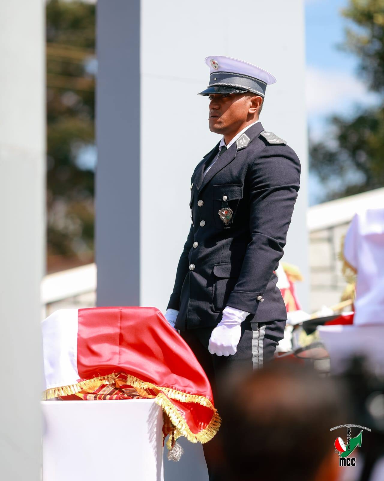 "TSAROANTSIK MANOKANA AMIN’ITY ANDRO ITY , NY AMPANJAKA TOERA SY IREOMPITARITAFIKA ROALAHY NIARA-LAVO TAMINY.