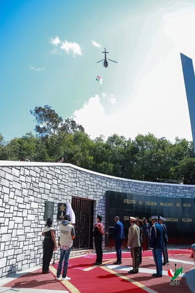 "TSAROANTSIK MANOKANA AMIN’ITY ANDRO ITY , NY AMPANJAKA TOERA SY IREOMPITARITAFIKA ROALAHY NIARA-LAVO TAMINY.