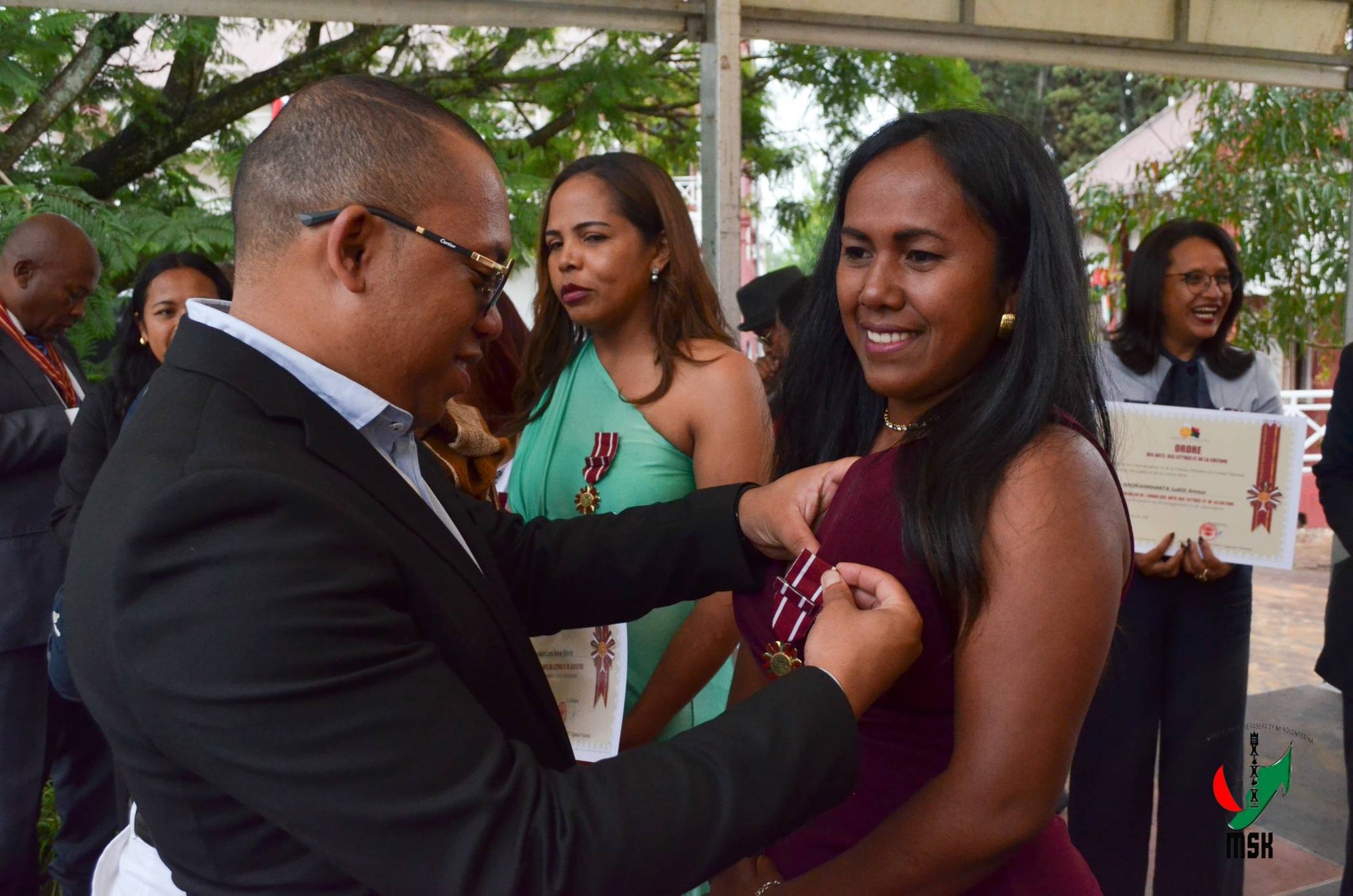 ENDRIKA HITA MASO FANKASITRAHANA NY EZAKA VITAN' NY MPISEHATRA ARA-KOLONTSAINA SADY FAMPIRISIHANA AMIN' NY TSARA KOKOA HATRANY NY MARI-BONINAHITRY NY KANTO