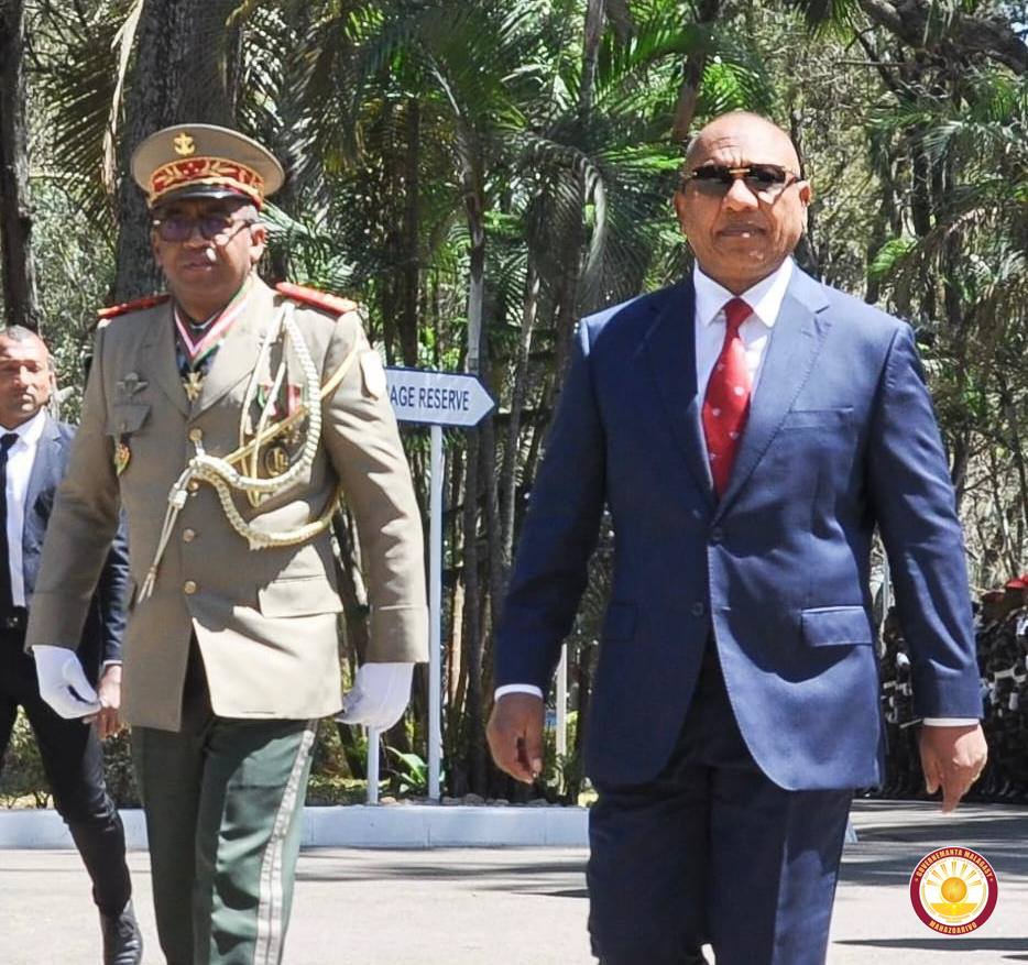 MAHAZOARIVO : FAMINDRAM-PAHEFANA TEO AMIN’NY PRAIMINISITRA TEO ALOHA SY NY PRAIMINISITRA VAOVAO