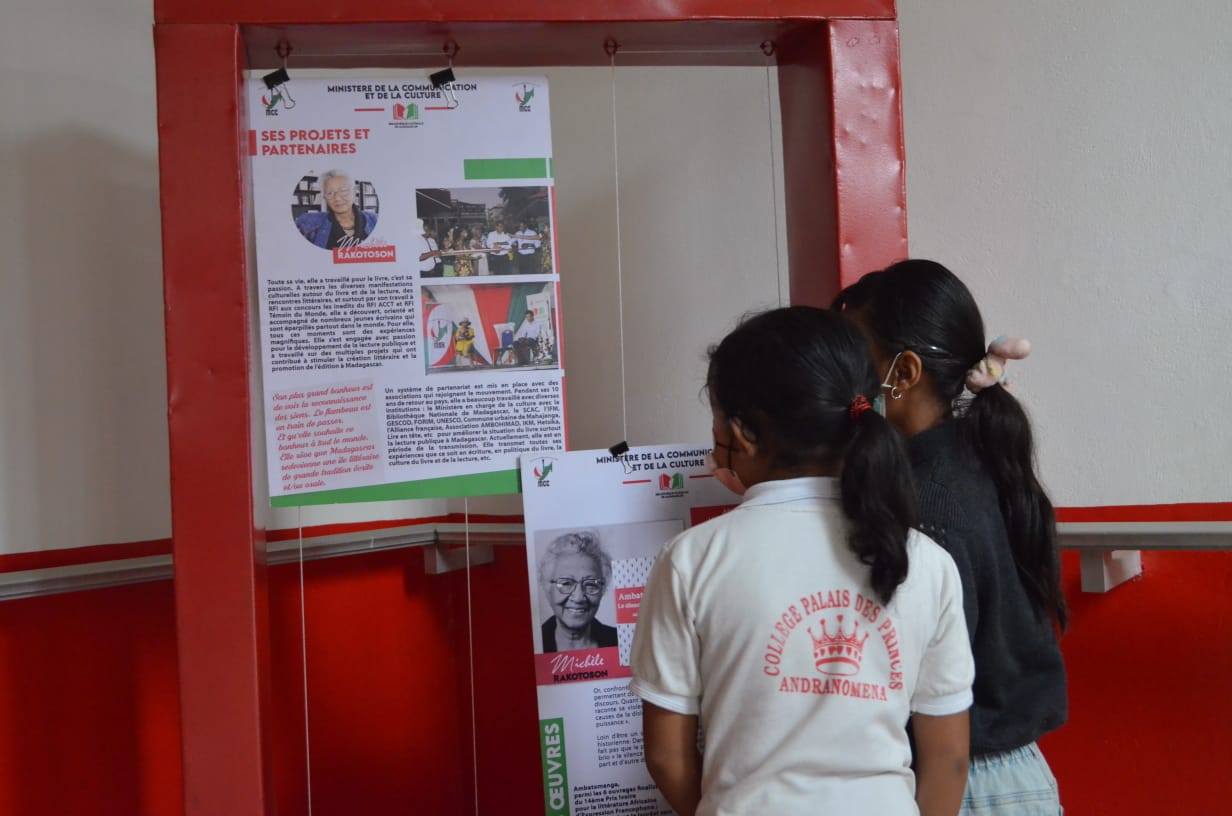 NAMPAHAFANTARIN' NY MINISTERAN' NY SERASERA SY NY KOLONTSAINA AN' IREO MPIANATRA NY ASA SY ANDRAIKITRY NY TRANOMBOKIM-PIRENENA