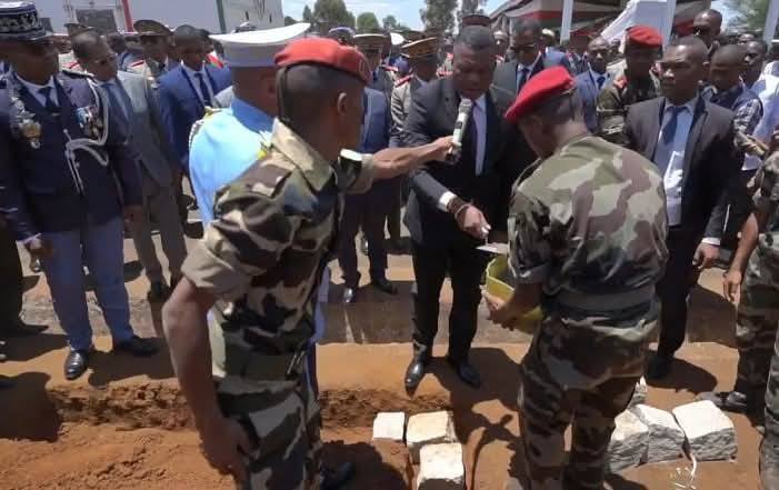 AKADEMIA MIARAMILA : FAMOAHANA AMIN'NY FOMBA OFISIALY IREO MANAMBONINAHITRA MIISA 85 MIANADAHY  NAHAVITA FIOFANANA TEO ANIVON'NY SEKOLY