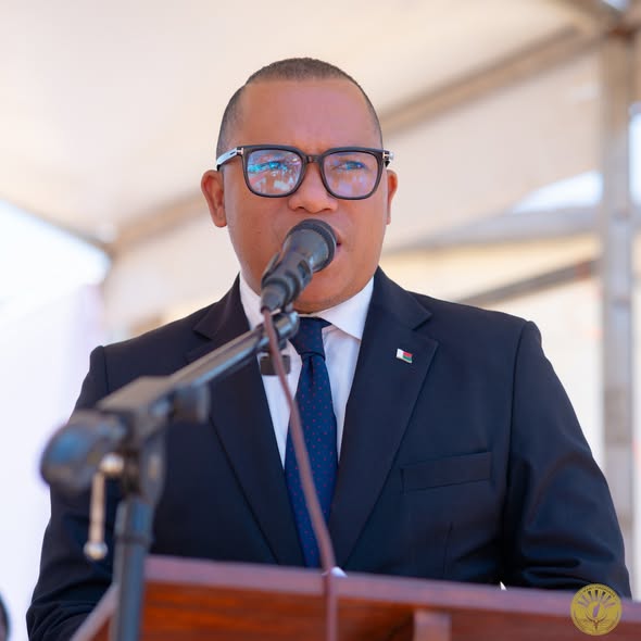 NY ALAHADY 2 NOVAMBRA 2025