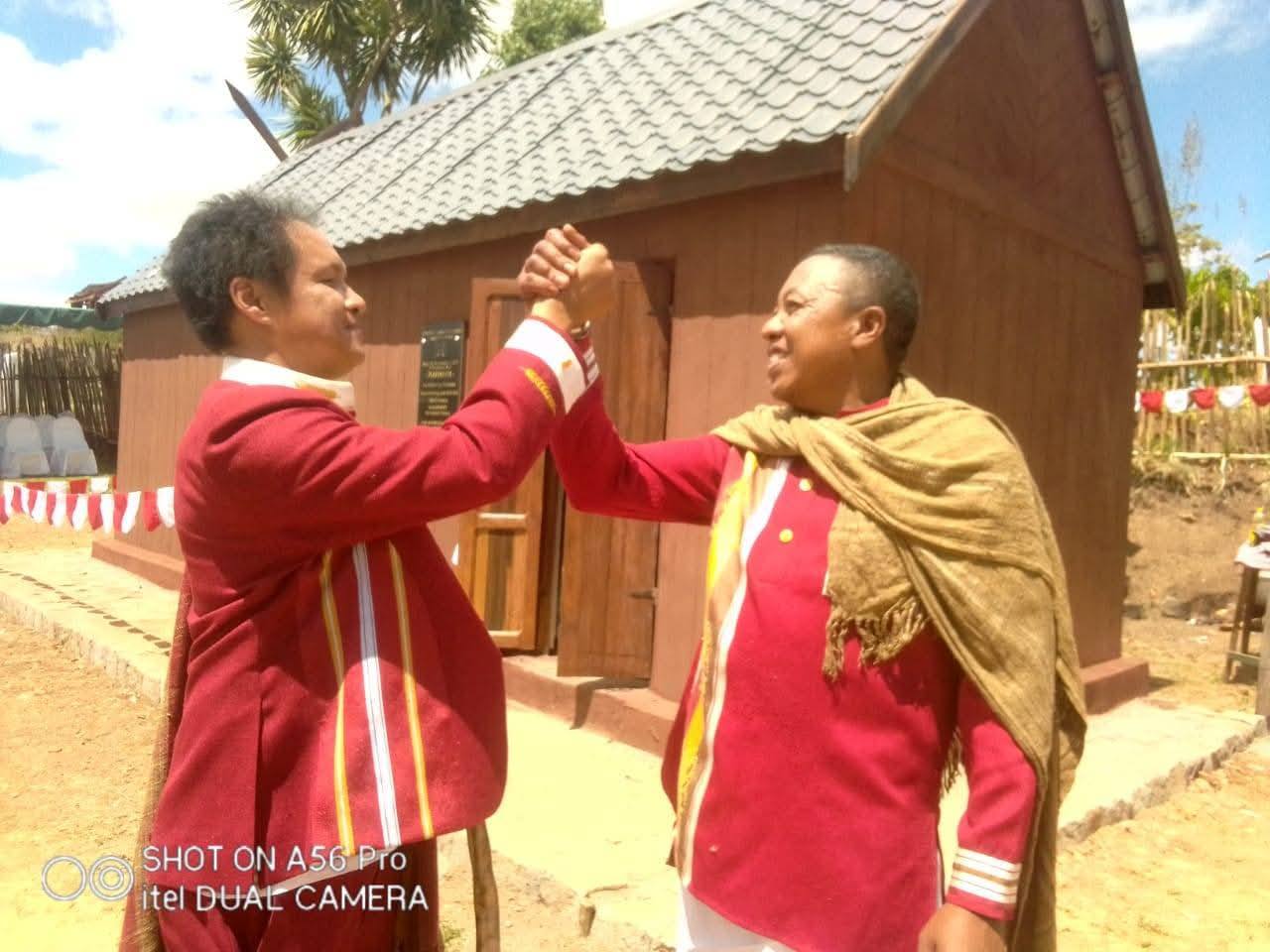 ROVA AMBOHIDRABIBY NITOMBO IRAY NY FOTODRAFITRASA ARA-KOLONTSAINA