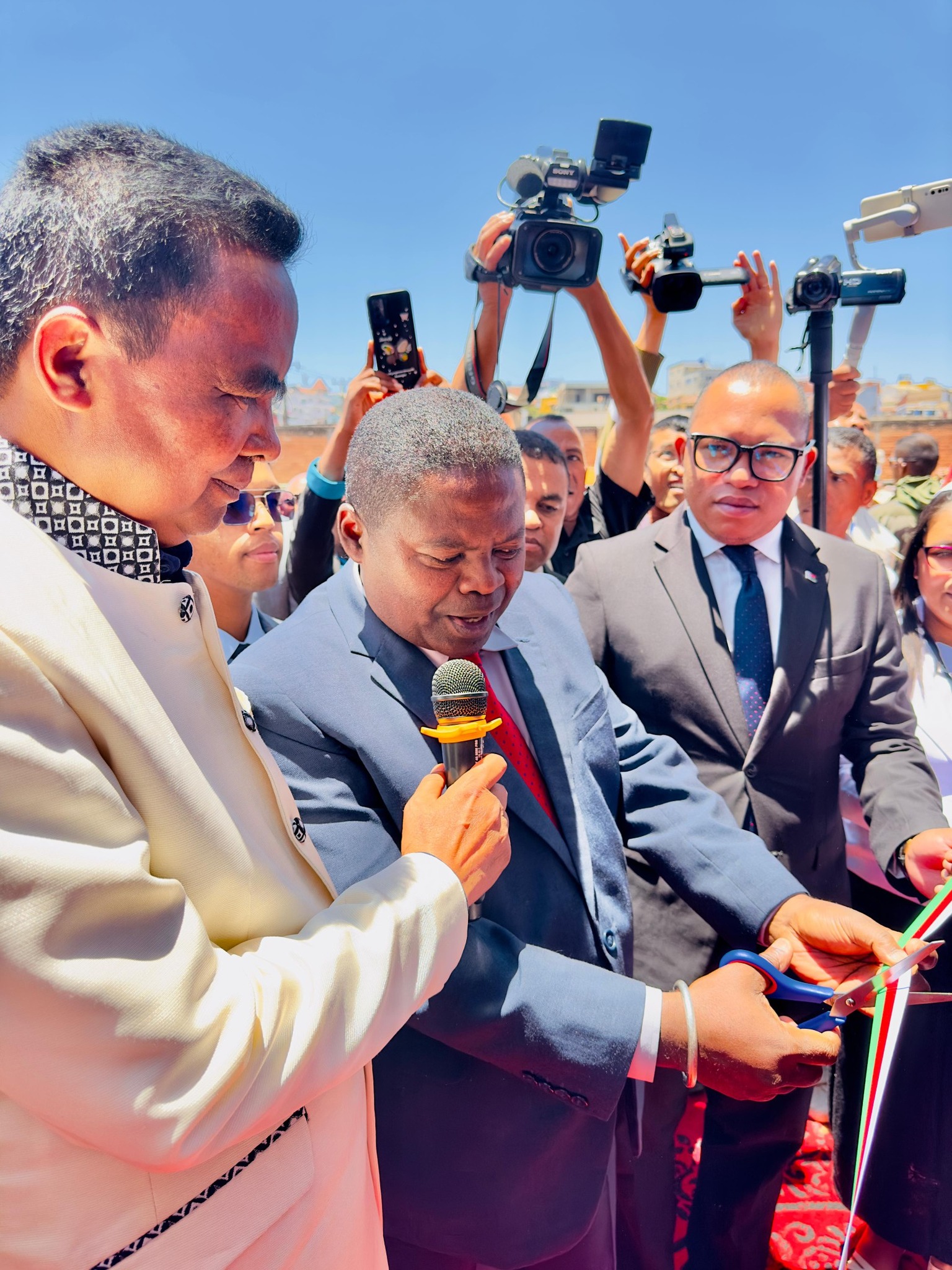 NY ALAHADY 2 NOVAMBRA 2025