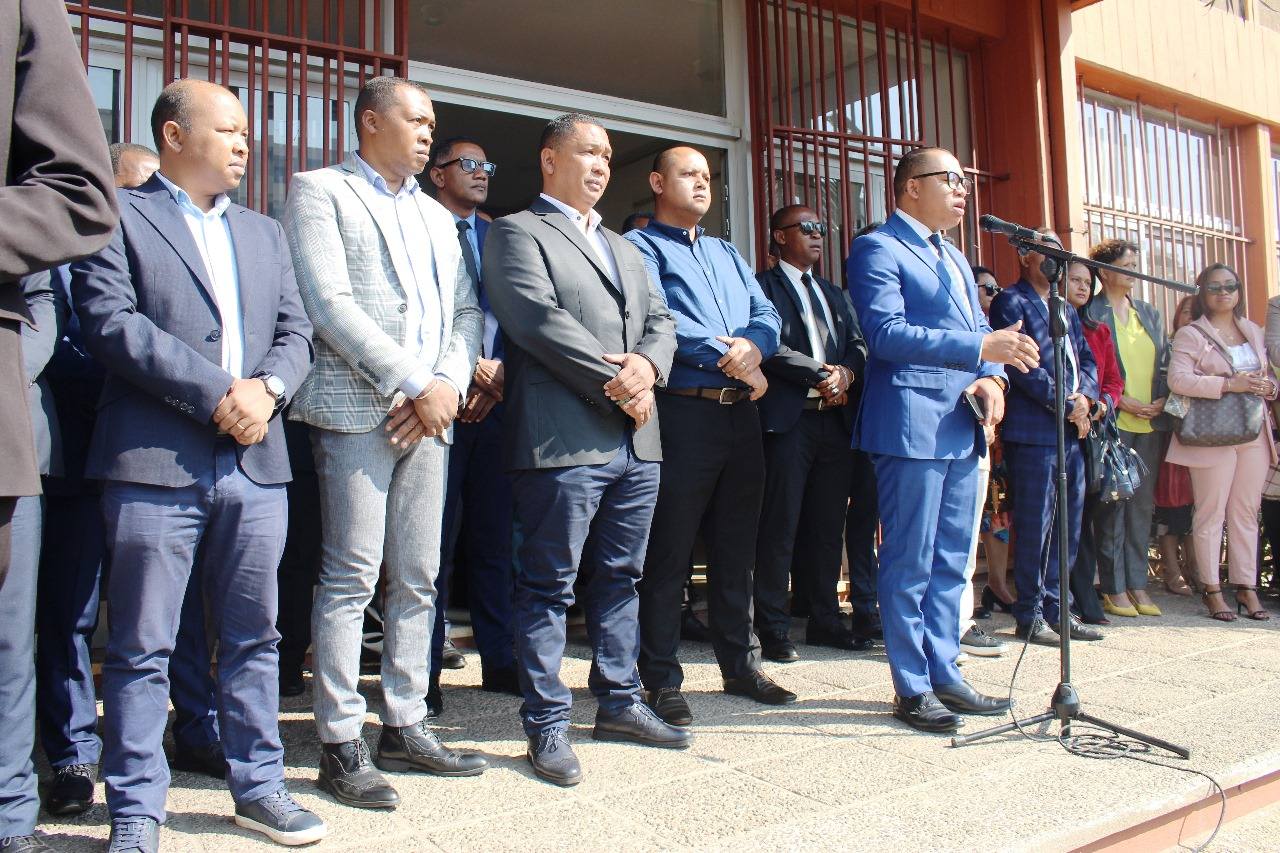 NITAFA MIVANTANA TAMIN'NY MPIARA-MIASA NY MINISITRA GASCAR FENOSOA