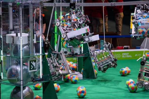 Nandrombaka ny medaly volamena tany amin'ny First Global Challenge 2025 tao Panama ny ekipa robotika Malagasy.