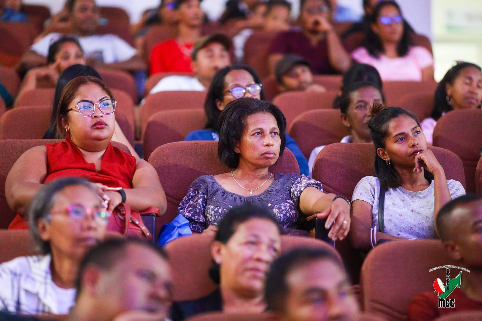 NITAFA MIVANTANA TAMIN'IREO MPIASAN'NY MINISITERA I GASCAR FENOSAO