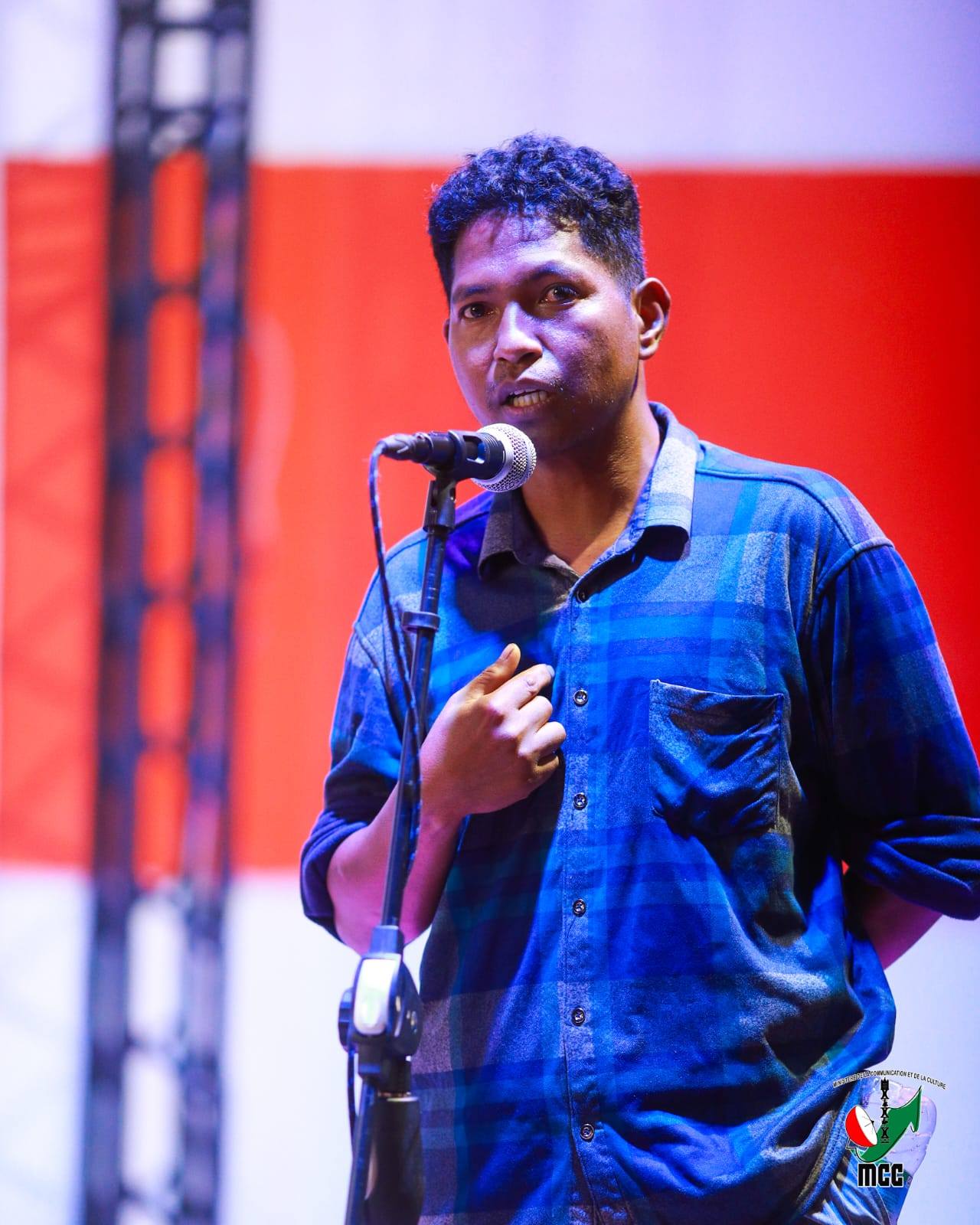 NITAFA MIVANTANA TAMIN'IREO MPIASAN'NY MINISITERA I GASCAR FENOSAO