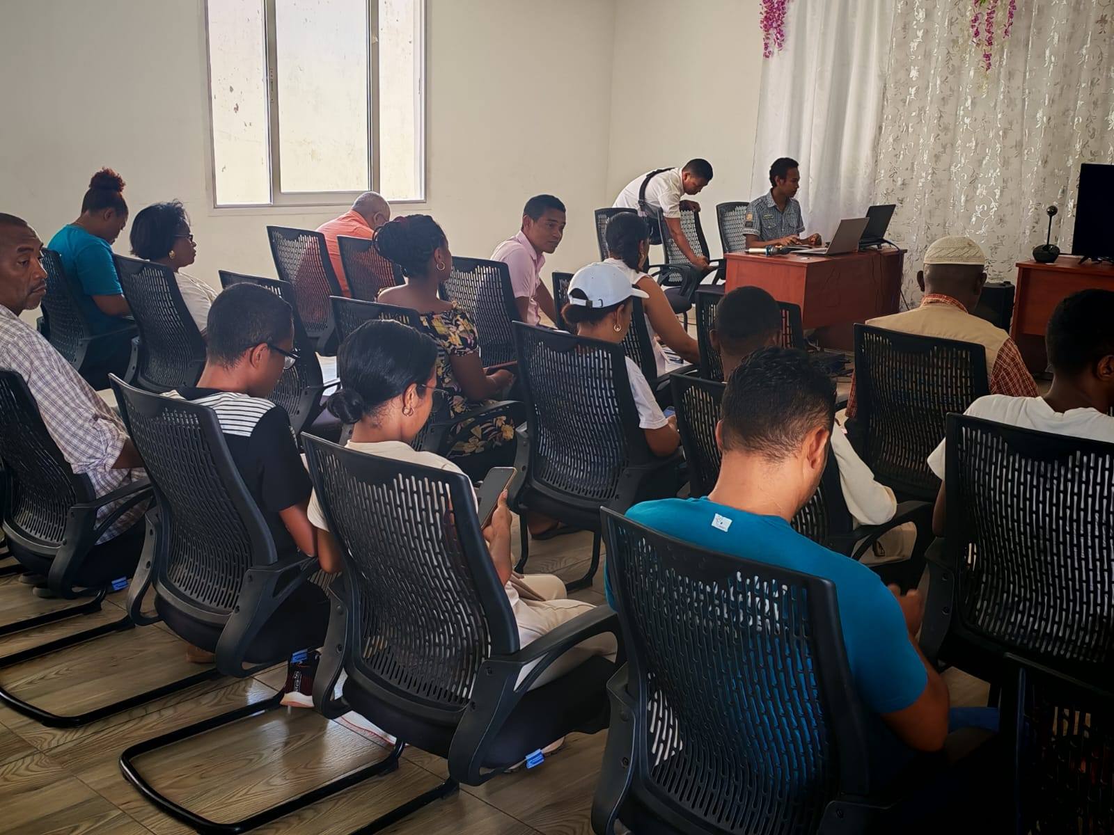 FAKAN-KEVITRA HO FANATSARANA NY LALANA MIFEHY NY SERASERA AMIN'NY HAINO AMAN-JERY SY HO FANDINIHANA NY VOLAVOLAN-DALANA HIFEHY NY ZO HISITRAKA VAOVAO ( LAICP ).