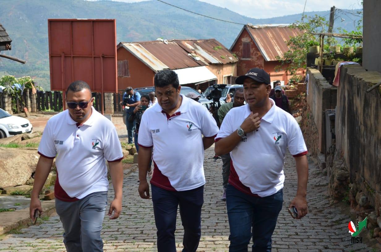 FITSIDIHANA NY VOHITRA AMBOHIMANGA : OMENA TOMBONY KOKOA NY MALAGASY