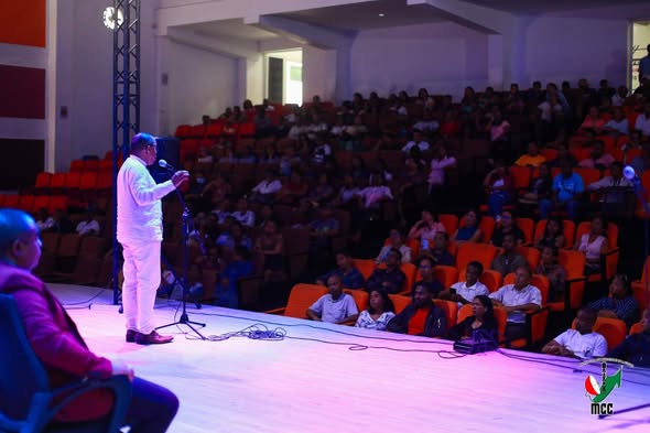 NITAFA MIVANTANA TAMIN'IREO MPIASAN'NY MINISITERA I GASCAR FENOSAO