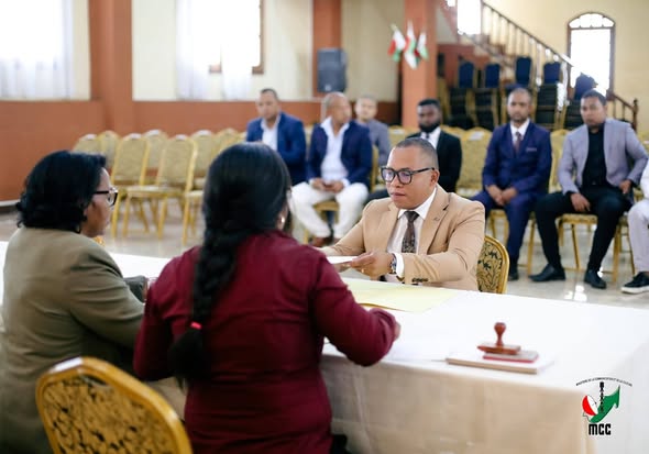 NAHAVITA NY FANAMBARAM-PANANANY NY MINISITRY NY SERASERA SY NY KOLONTSAINA GASCAR FENOSOA.