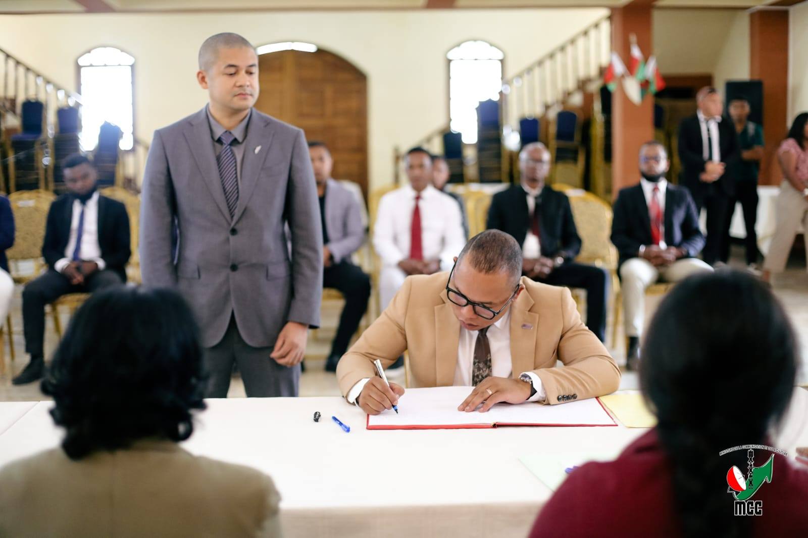 NAHAVITA NY FANAMBARAM-PANANANY NY MINISITRY NY SERASERA SY NY KOLONTSAINA GASCAR FENOSOA.