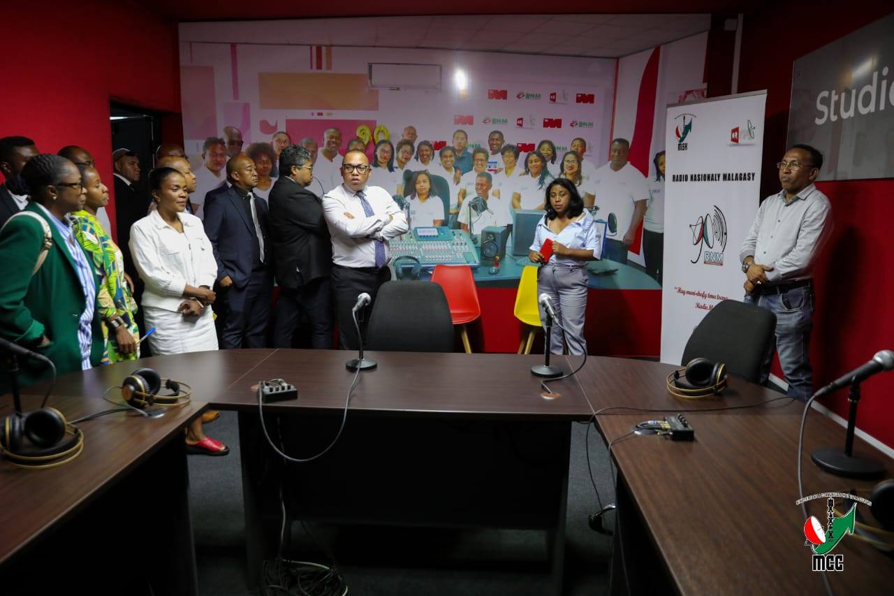 HAVAOZINA IREO TRANO FANDRAISAM-PEO ROA HAFA ANKOATRA NY STUDIO SOLO RAMAROLAHY IZAY AMPIASAINA ANKEHITRINY.