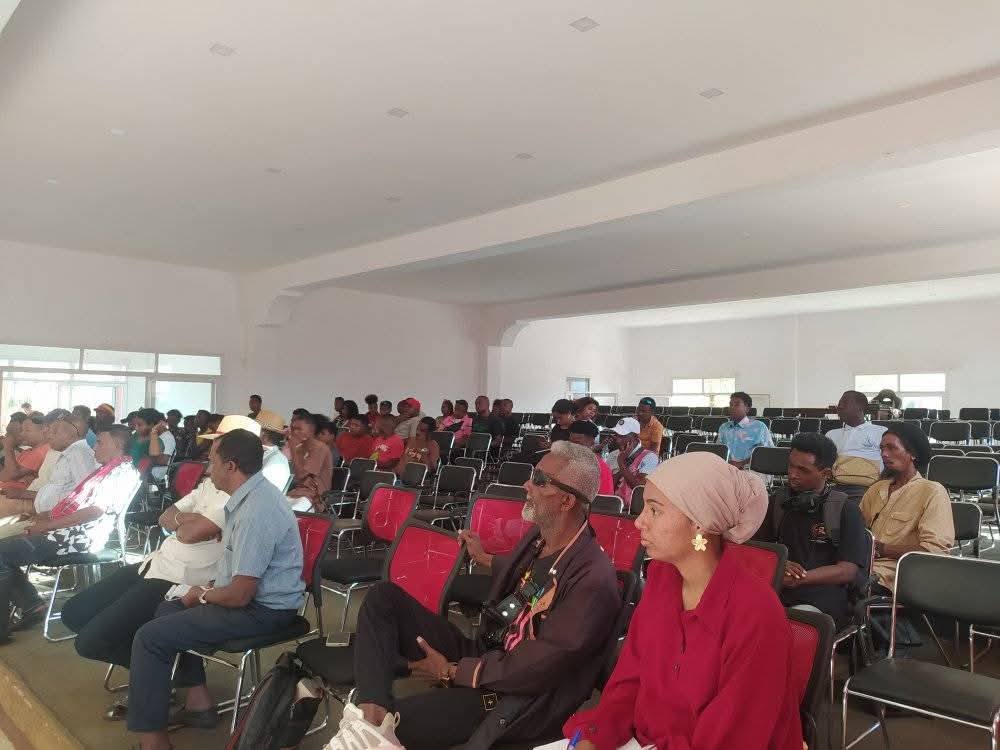 FAKAN-KEVITRE MOMBA NY KOLONSAINA SY NY ZAVAKANTO ARY NY HAREMBAKOKA