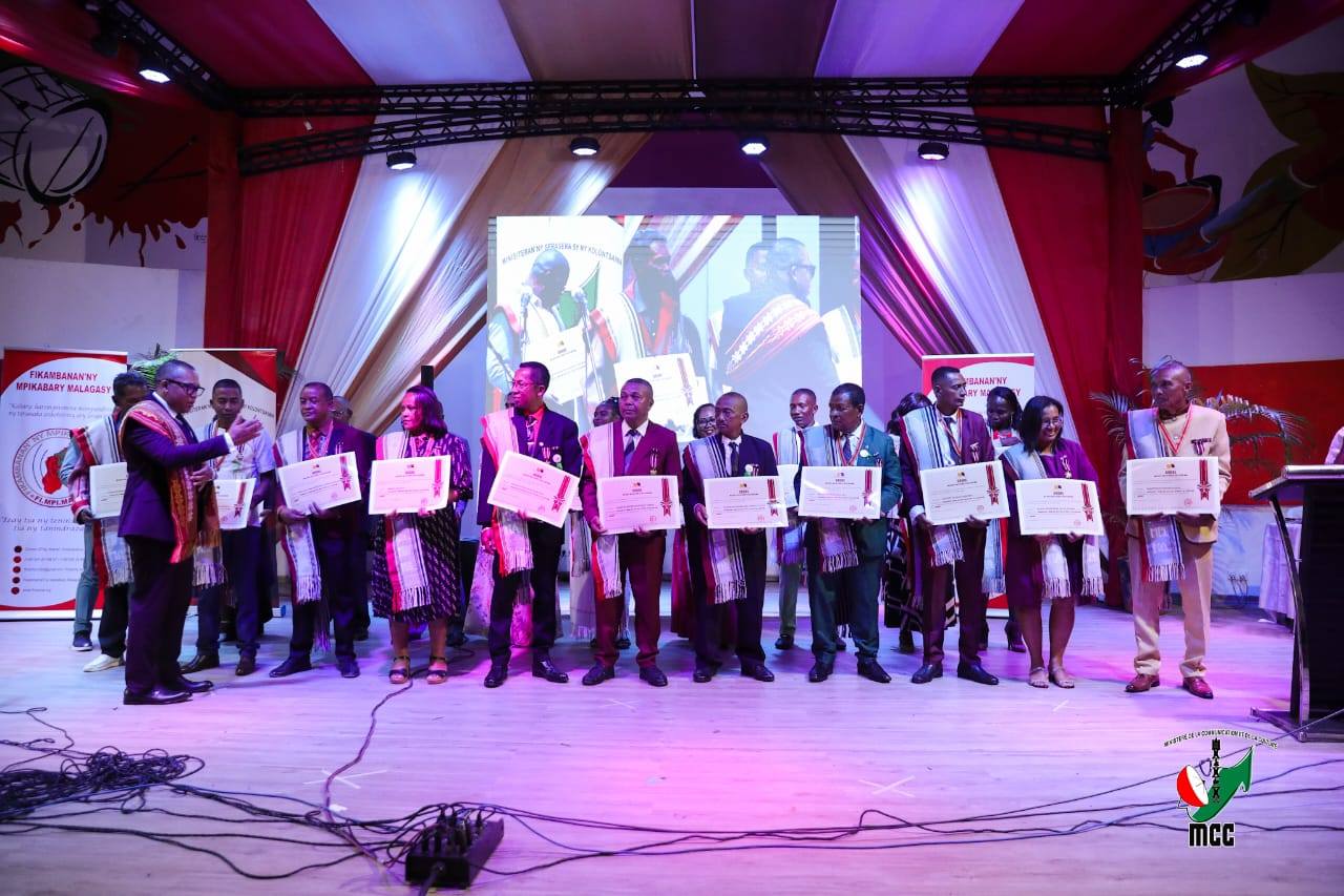 NISITRAKA MARIBONINAHITRA IREO MPIKABARY NAHAVITA BE