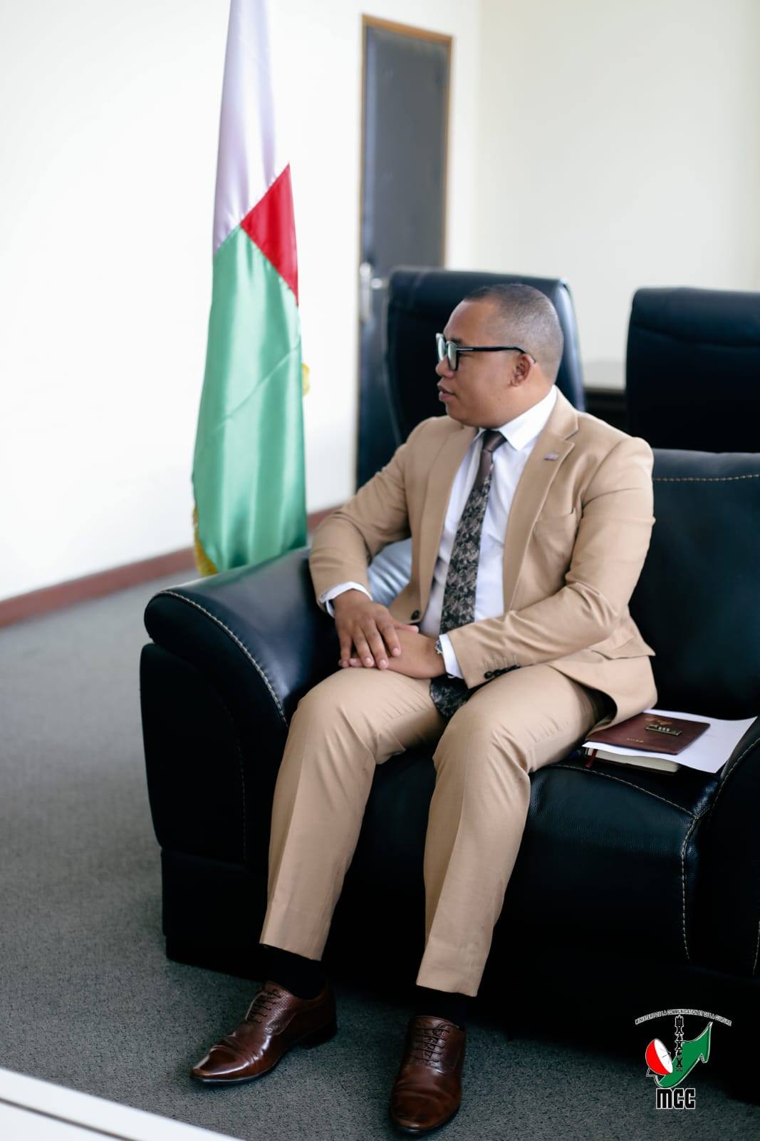 FANDRAISAN'ANDRIAMATOA MINISITRY NY SERASERA SY NY KOLONTSAINA NY MASOIVOHON'I FRANTSA